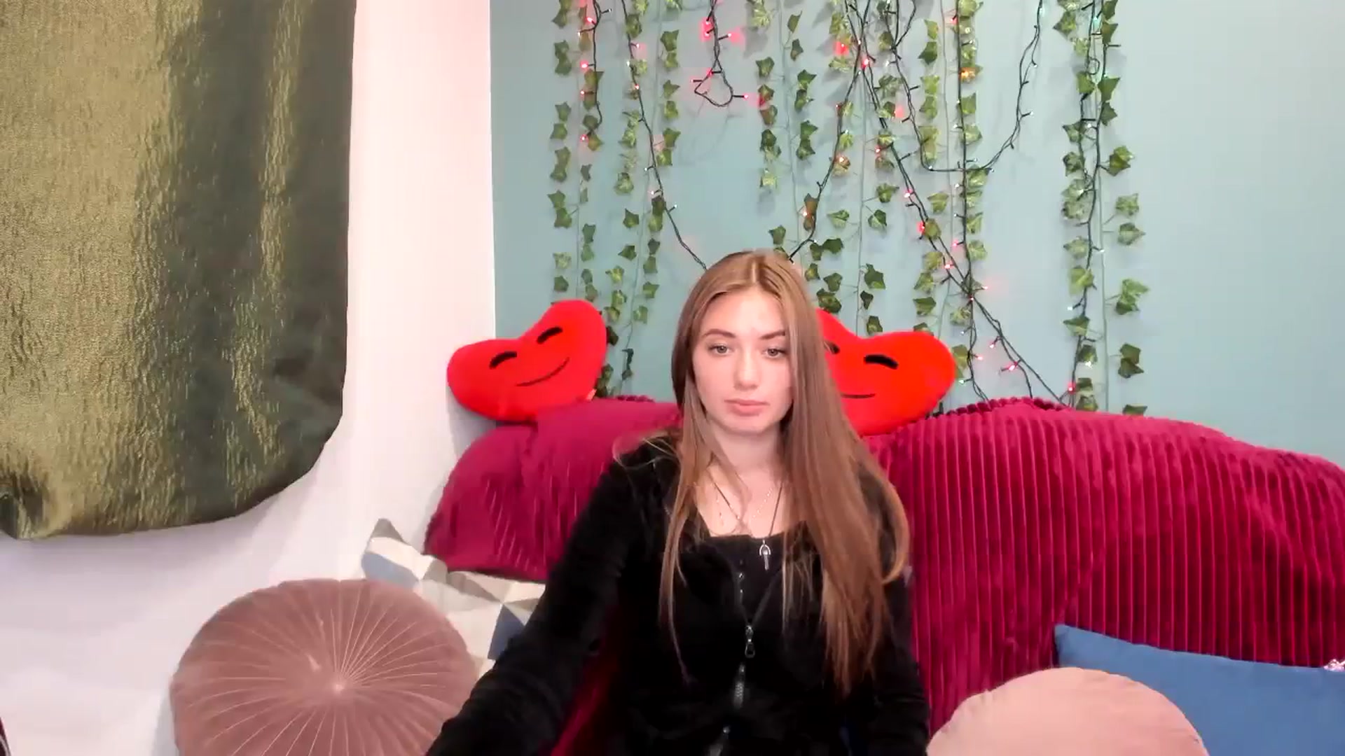 Gallery image thumbnail from Klorisse's myfreecams stream on, 11/01/2023, 15:32 image 2 of 20