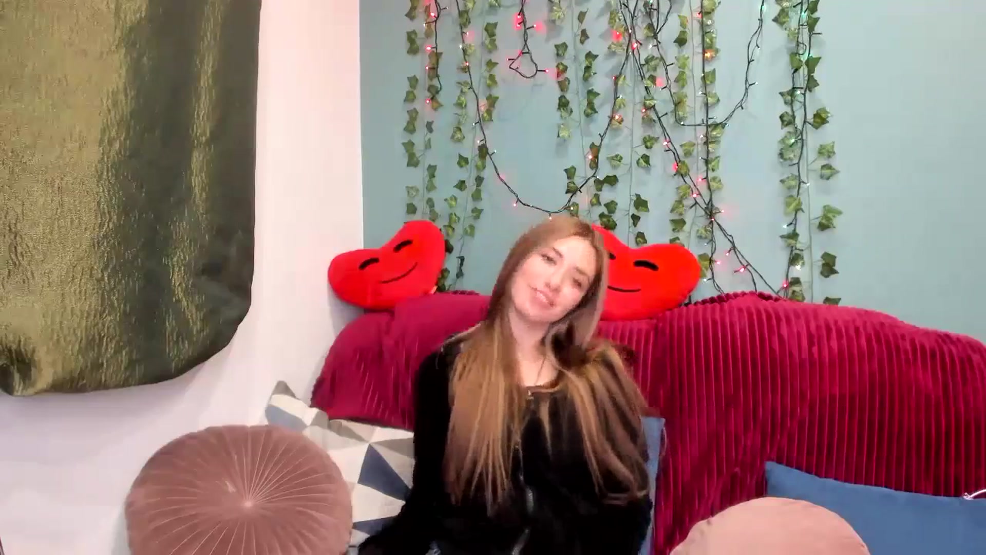 Gallery image thumbnail from Klorisse's myfreecams stream on, 11/01/2023, 15:32 image 11 of 20
