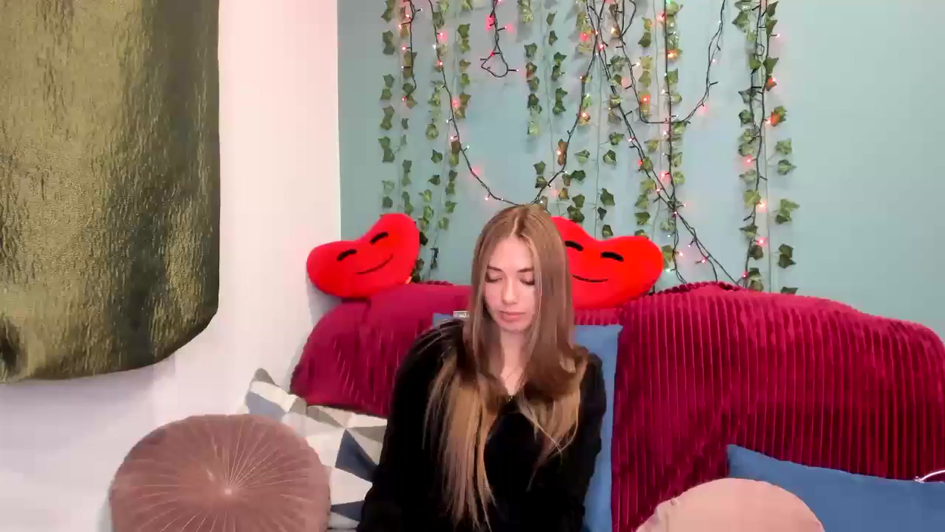 Gallery image thumbnail from Klorisse's myfreecams stream on, 11/01/2023, 15:32 image 20 of 20