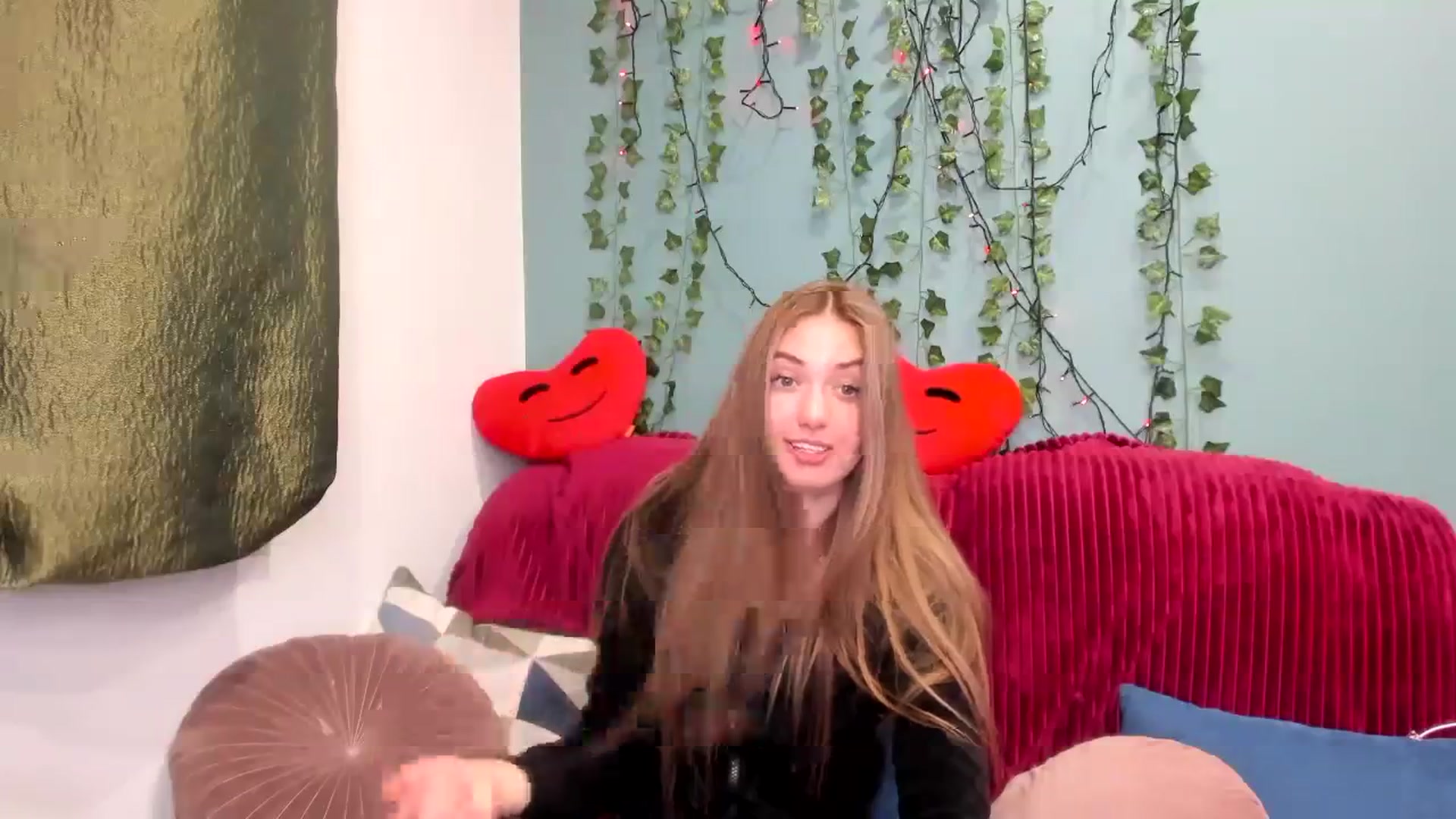 Gallery image thumbnail from Klorisse's myfreecams stream on, 11/01/2023, 15:32 image 16 of 20