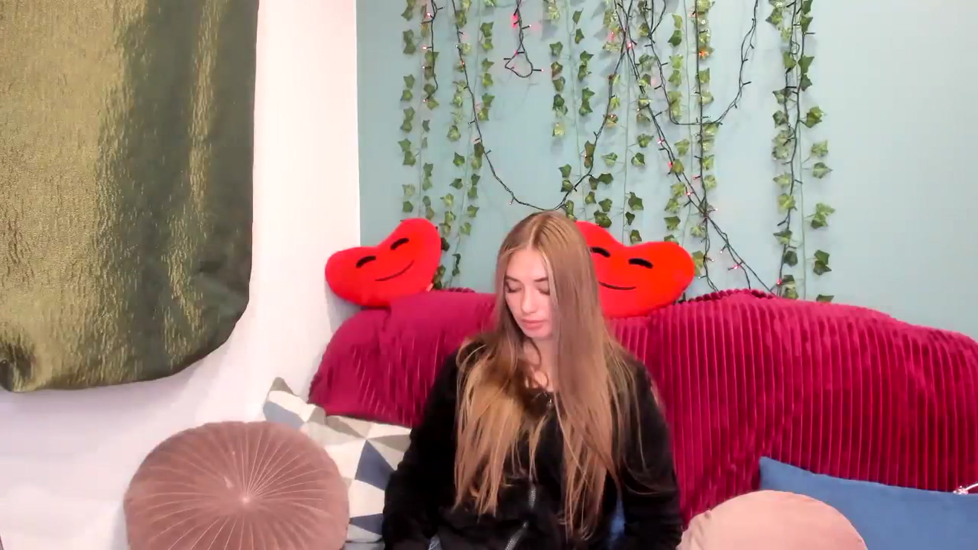 Gallery image thumbnail from Klorisse's myfreecams stream on, 11/01/2023, 15:32 image 9 of 20