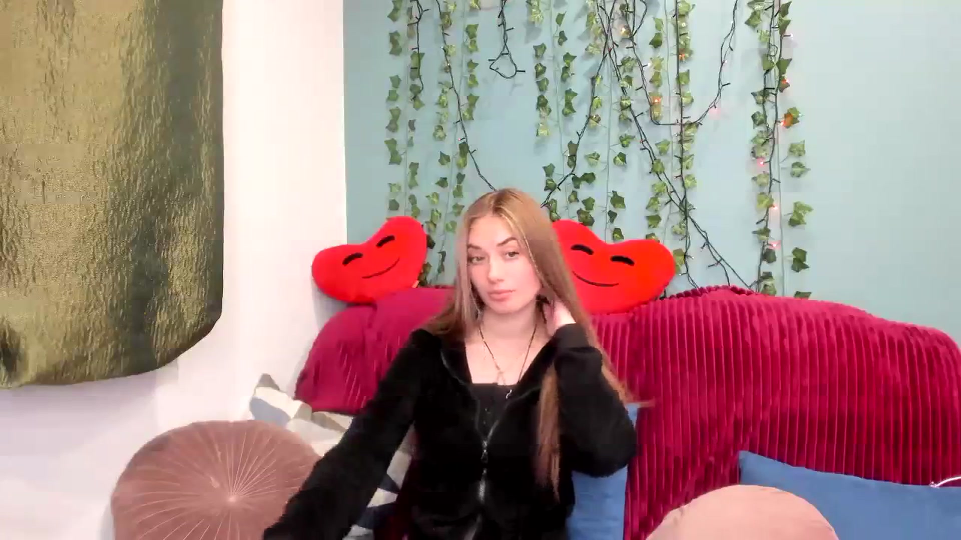 Gallery image thumbnail from Klorisse's myfreecams stream on, 11/01/2023, 15:32 image 17 of 20
