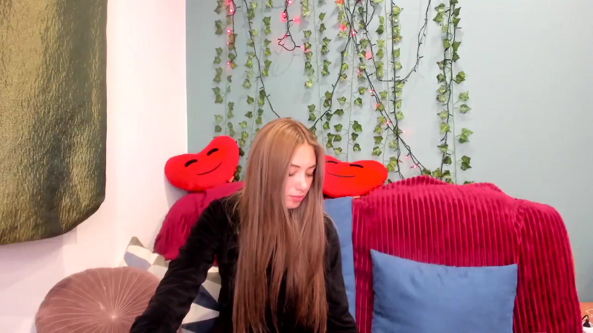 Gallery image thumbnail from Klorisse's myfreecams stream on, 11/01/2023, 17:22 image 20 of 20