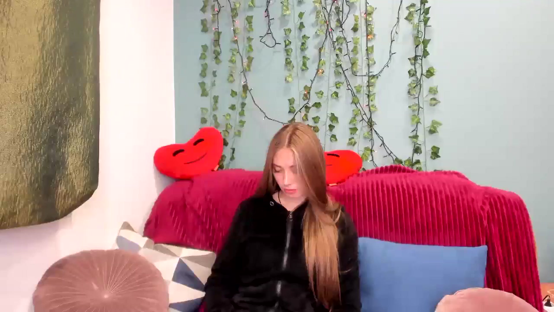 Gallery image thumbnail from Klorisse's myfreecams stream on, 11/01/2023, 17:22 image 5 of 20