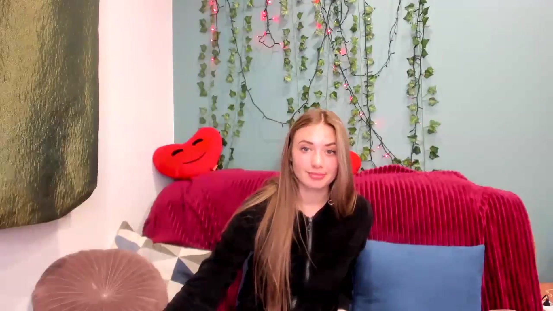 Gallery image thumbnail from Klorisse's myfreecams stream on, 11/01/2023, 17:22 image 8 of 20
