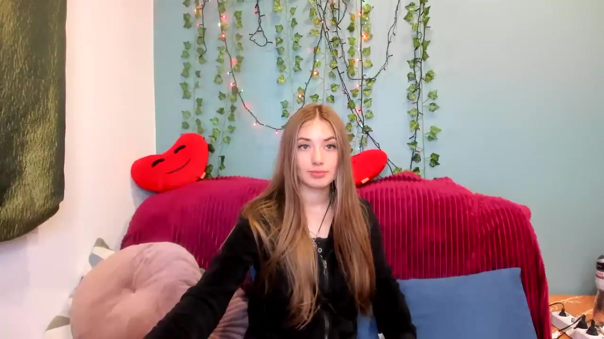 Gallery image thumbnail from Klorisse's myfreecams stream on, 11/02/2023, 15:12 image 1 of 20