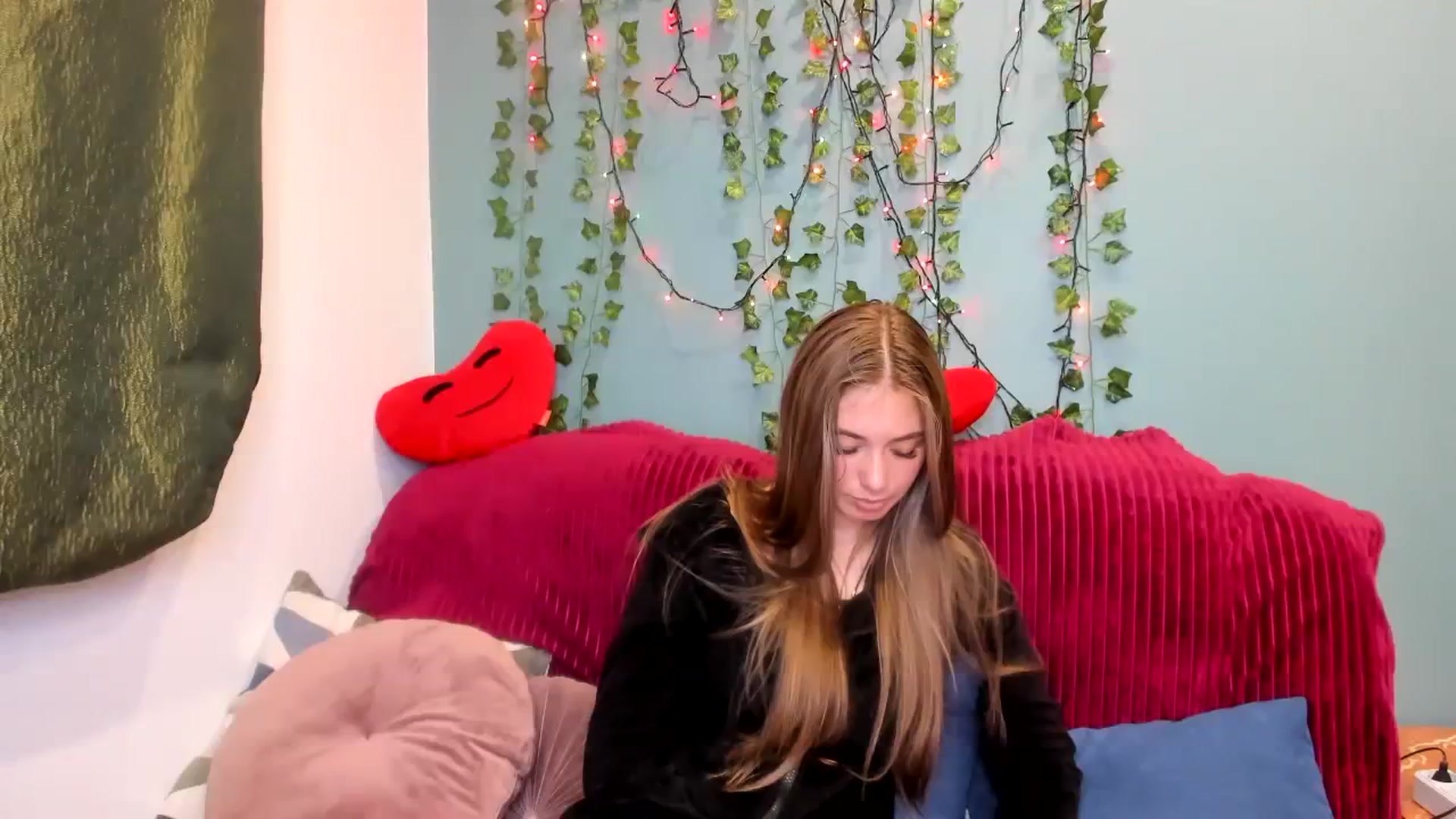 Gallery image thumbnail from Klorisse's myfreecams stream on, 11/02/2023, 15:12 image 20 of 20