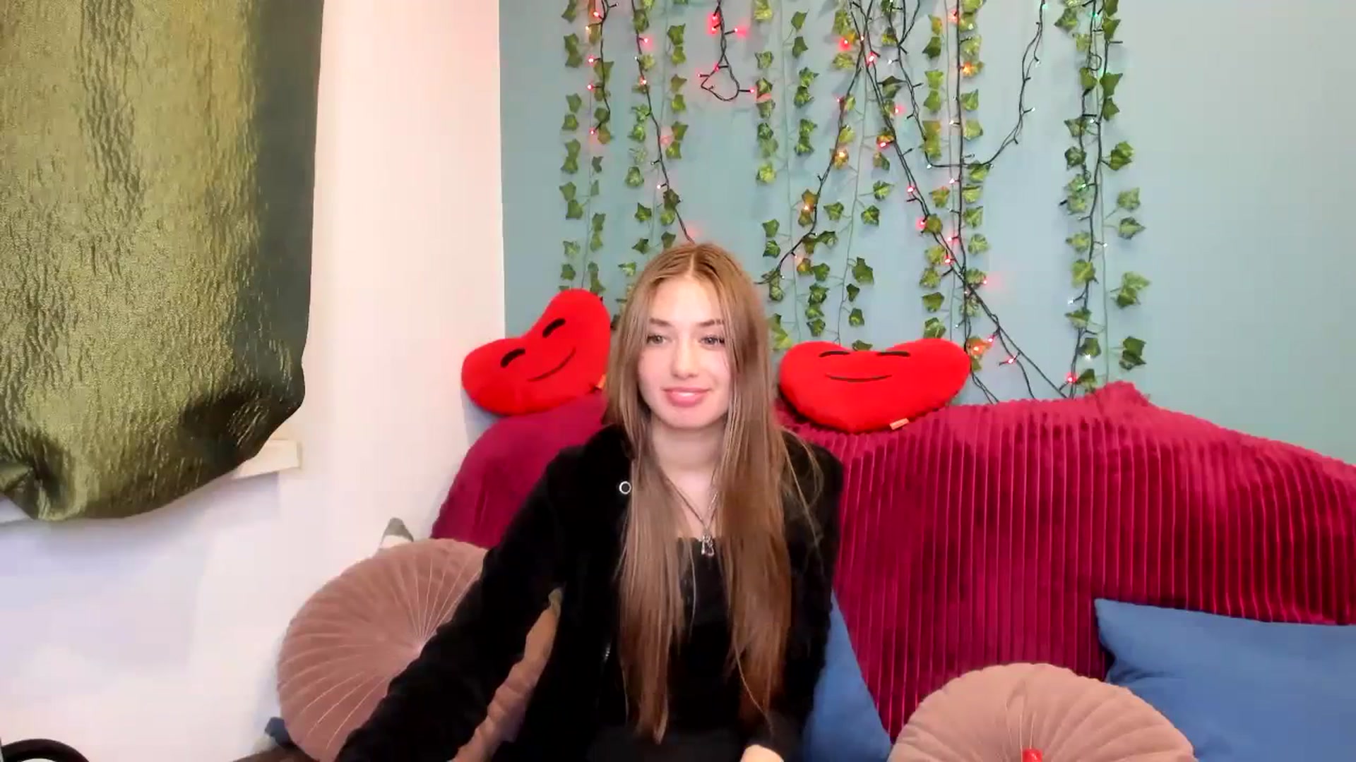 Gallery image thumbnail from Klorisse's myfreecams stream on, 11/03/2023, 14:59 image 19 of 20