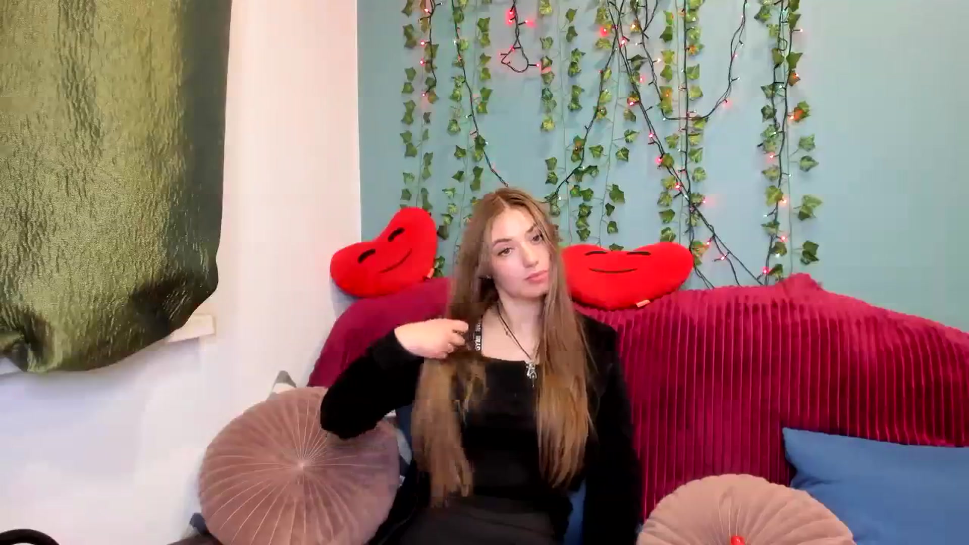 Gallery image thumbnail from Klorisse's myfreecams stream on, 11/03/2023, 14:59 image 20 of 20