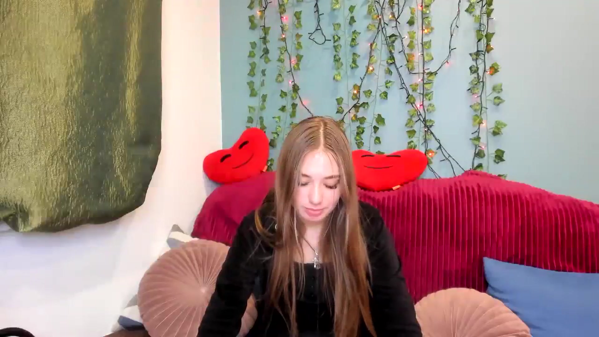 Gallery image thumbnail from Klorisse's myfreecams stream on, 11/03/2023, 14:59 image 3 of 20