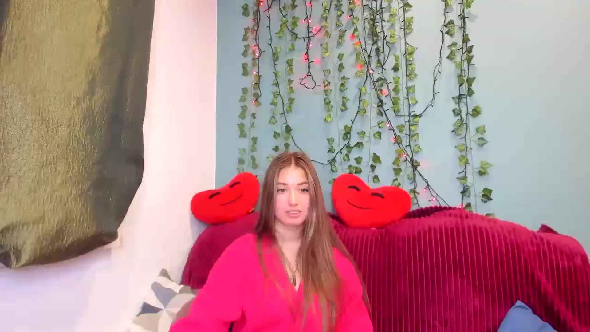 Gallery image thumbnail from Klorisse's myfreecams stream on, 11/04/2023, 10:10 image 20 of 20