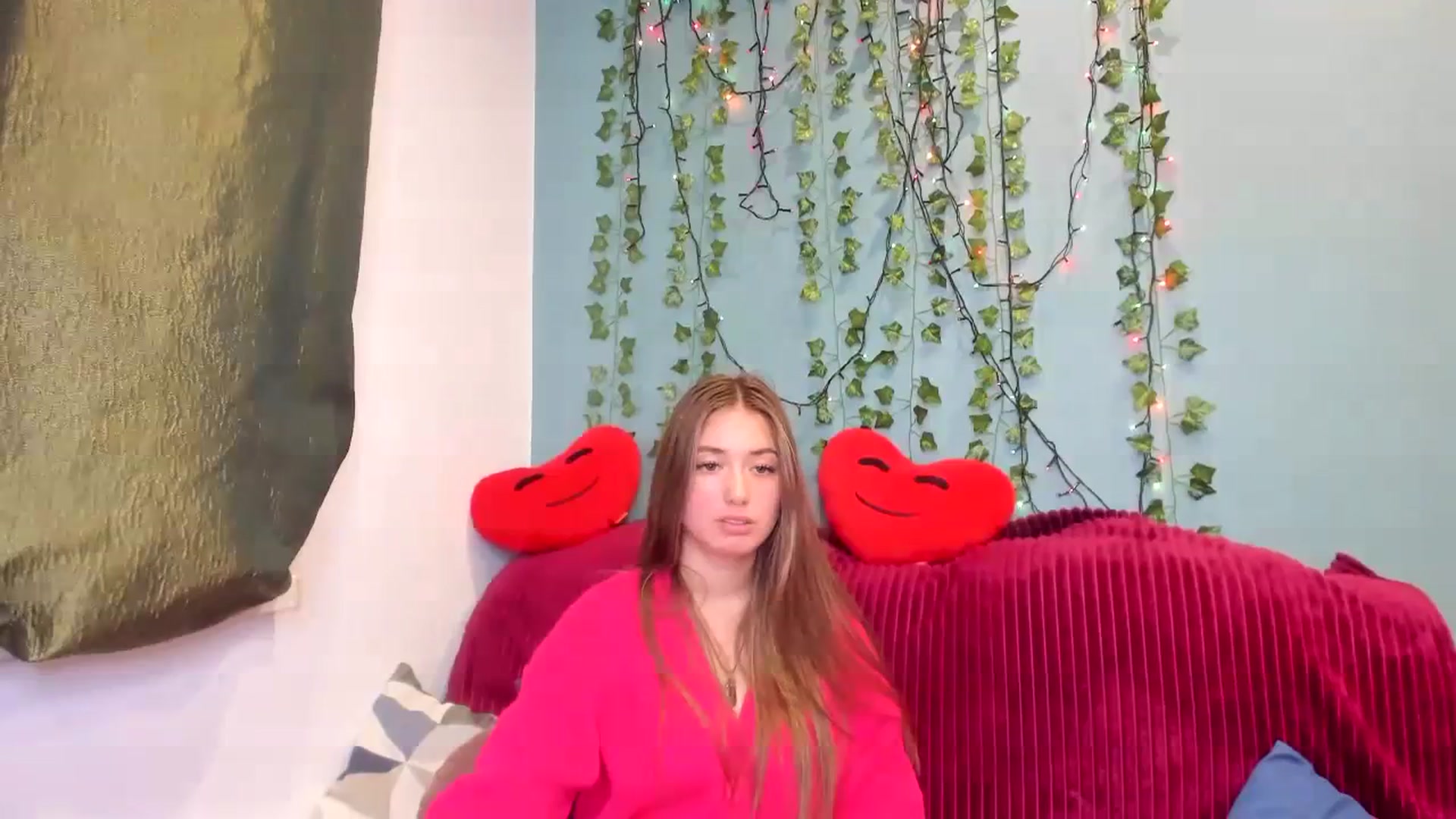 Gallery image thumbnail from Klorisse's myfreecams stream on, 11/04/2023, 10:10 image 17 of 20