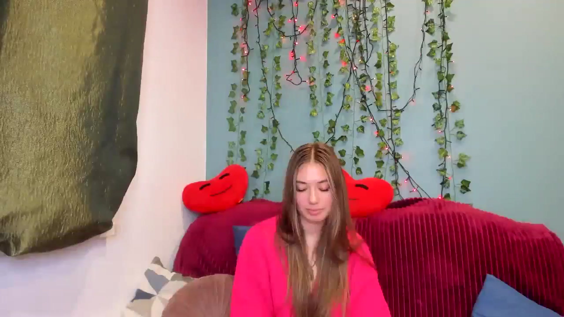 Gallery image thumbnail from Klorisse's myfreecams stream on, 11/04/2023, 10:10 image 5 of 20
