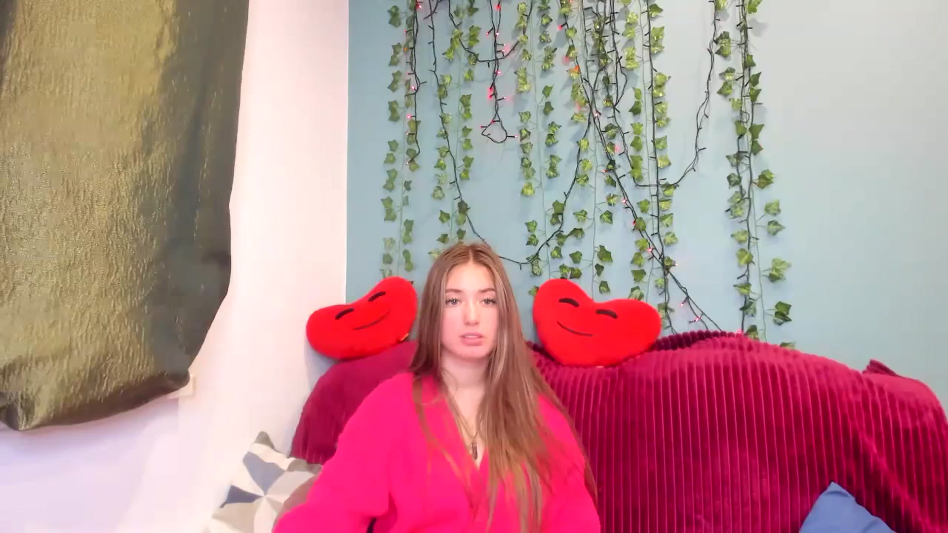 Gallery image thumbnail from Klorisse's myfreecams stream on, 11/04/2023, 10:10 image 19 of 20