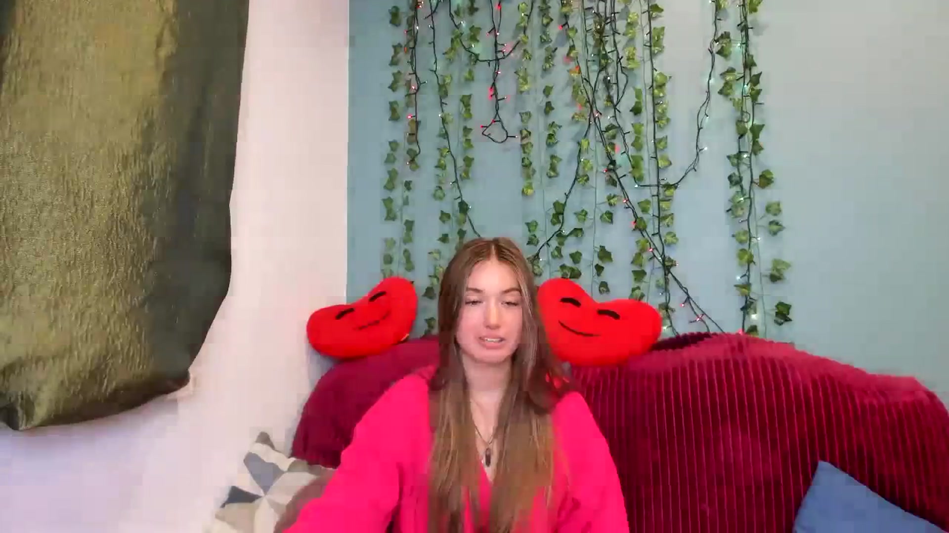 Gallery image thumbnail from Klorisse's myfreecams stream on, 11/04/2023, 10:10 image 3 of 20