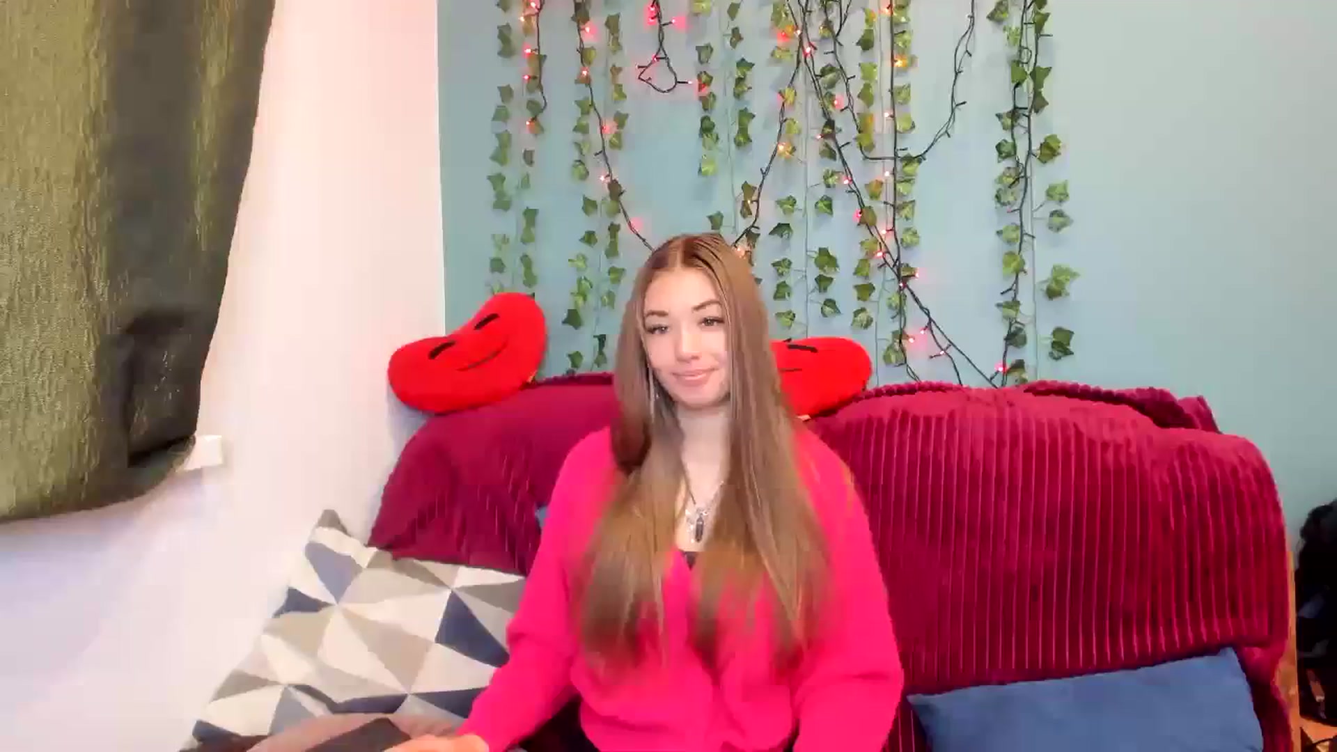 Gallery image thumbnail from Klorisse's myfreecams stream on, 11/06/2023, 14:37 image 7 of 20