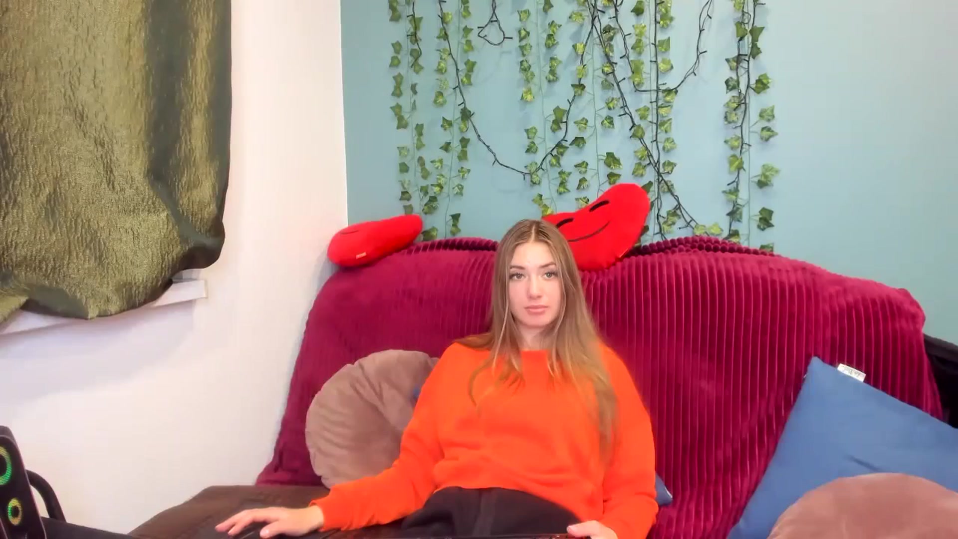 Gallery image thumbnail from Klorisse's myfreecams stream on, 11/12/2023, 11:17 image 6 of 20