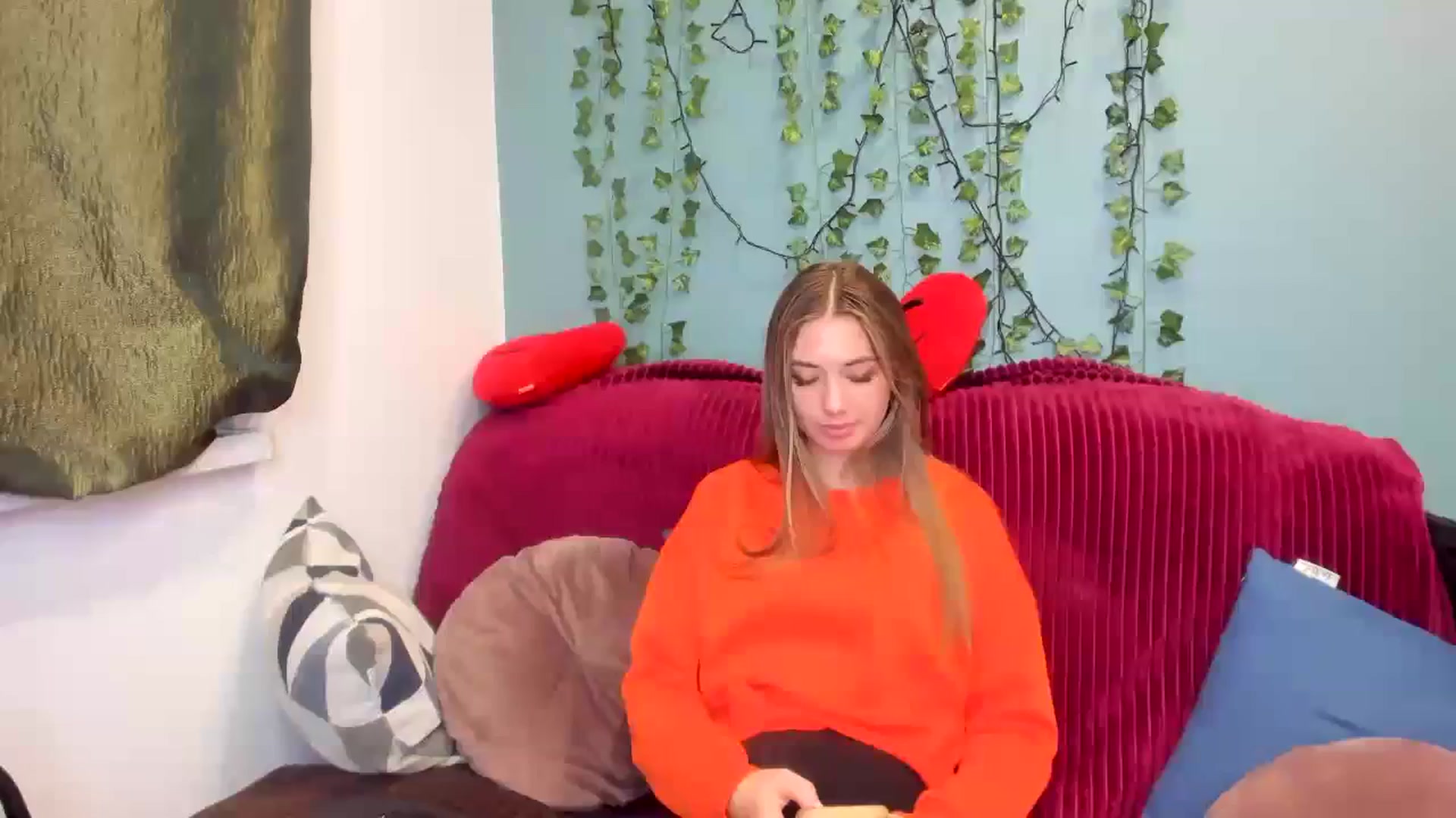 Gallery image thumbnail from Klorisse's myfreecams stream on, 11/12/2023, 11:17 image 1 of 20