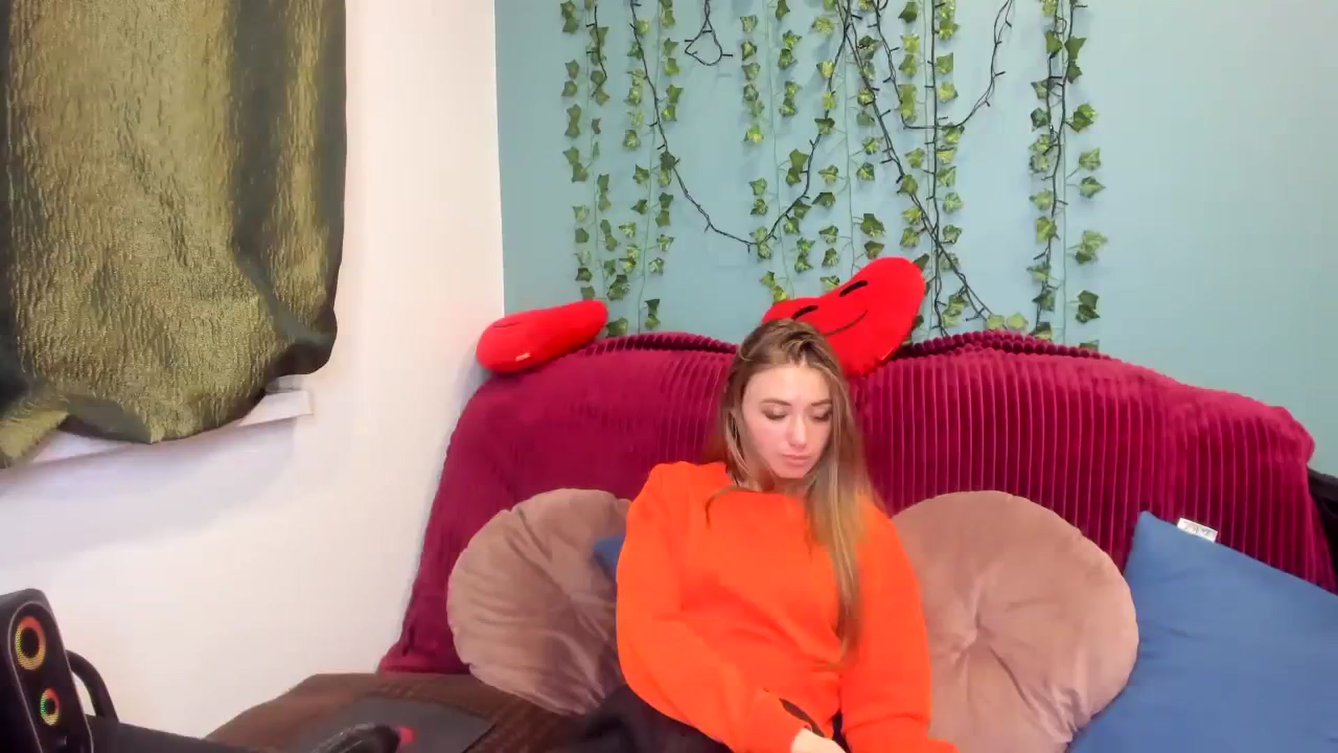 Gallery image thumbnail from Klorisse's myfreecams stream on, 11/12/2023, 11:17 image 16 of 20