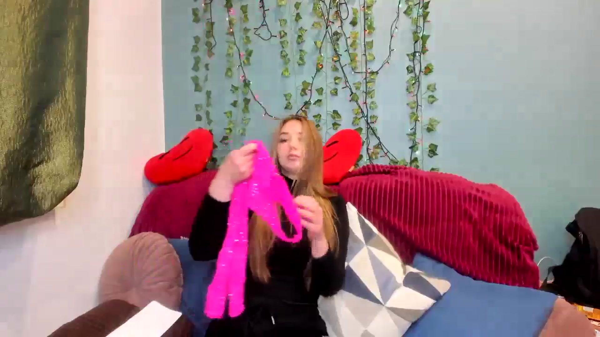 Gallery image thumbnail from Klorisse's myfreecams stream on, 11/16/2023, 13:58 image 4 of 20