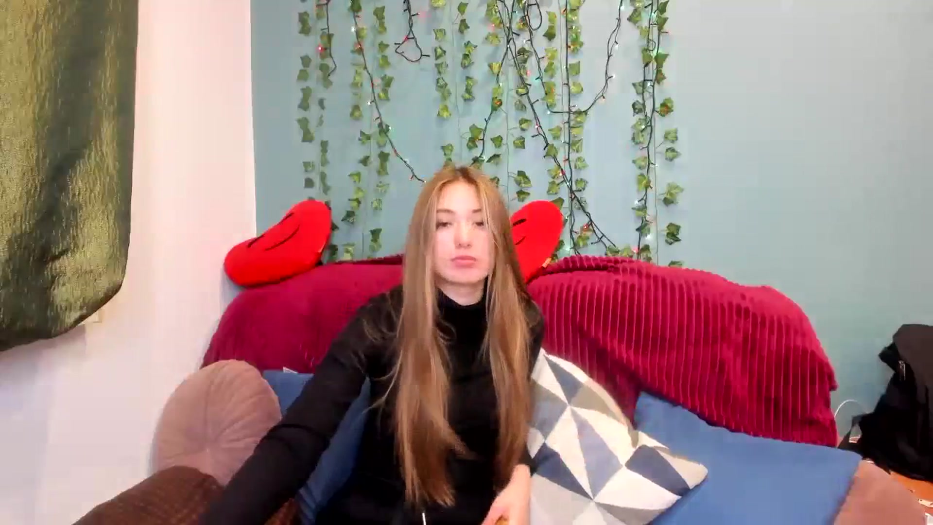 Gallery image thumbnail from Klorisse's myfreecams stream on, 11/16/2023, 13:58 image 19 of 20