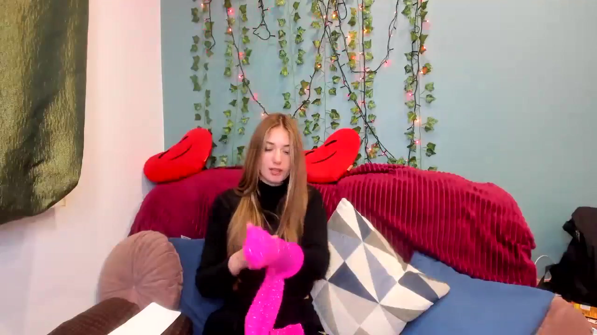 Gallery image thumbnail from Klorisse's myfreecams stream on, 11/16/2023, 13:58 image 9 of 20