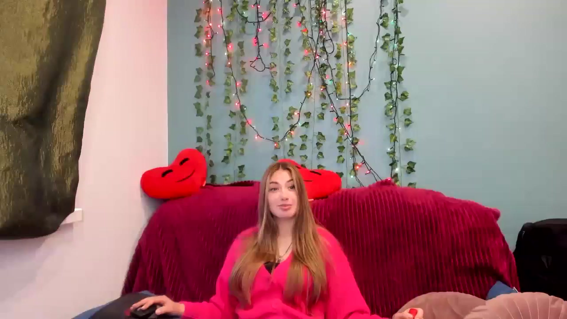 Gallery image thumbnail from Klorisse's myfreecams stream on, 11/19/2023, 12:28 image 19 of 20