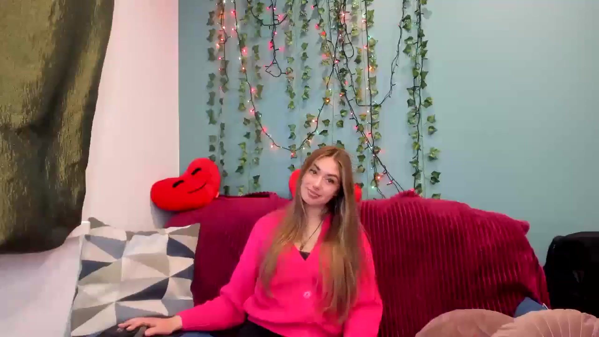 Gallery image thumbnail from Klorisse's myfreecams stream on, 11/19/2023, 12:28 image 20 of 20