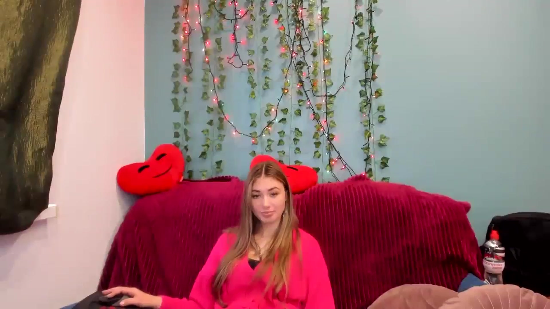 Gallery image thumbnail from Klorisse's myfreecams stream on, 11/19/2023, 12:28 image 14 of 20