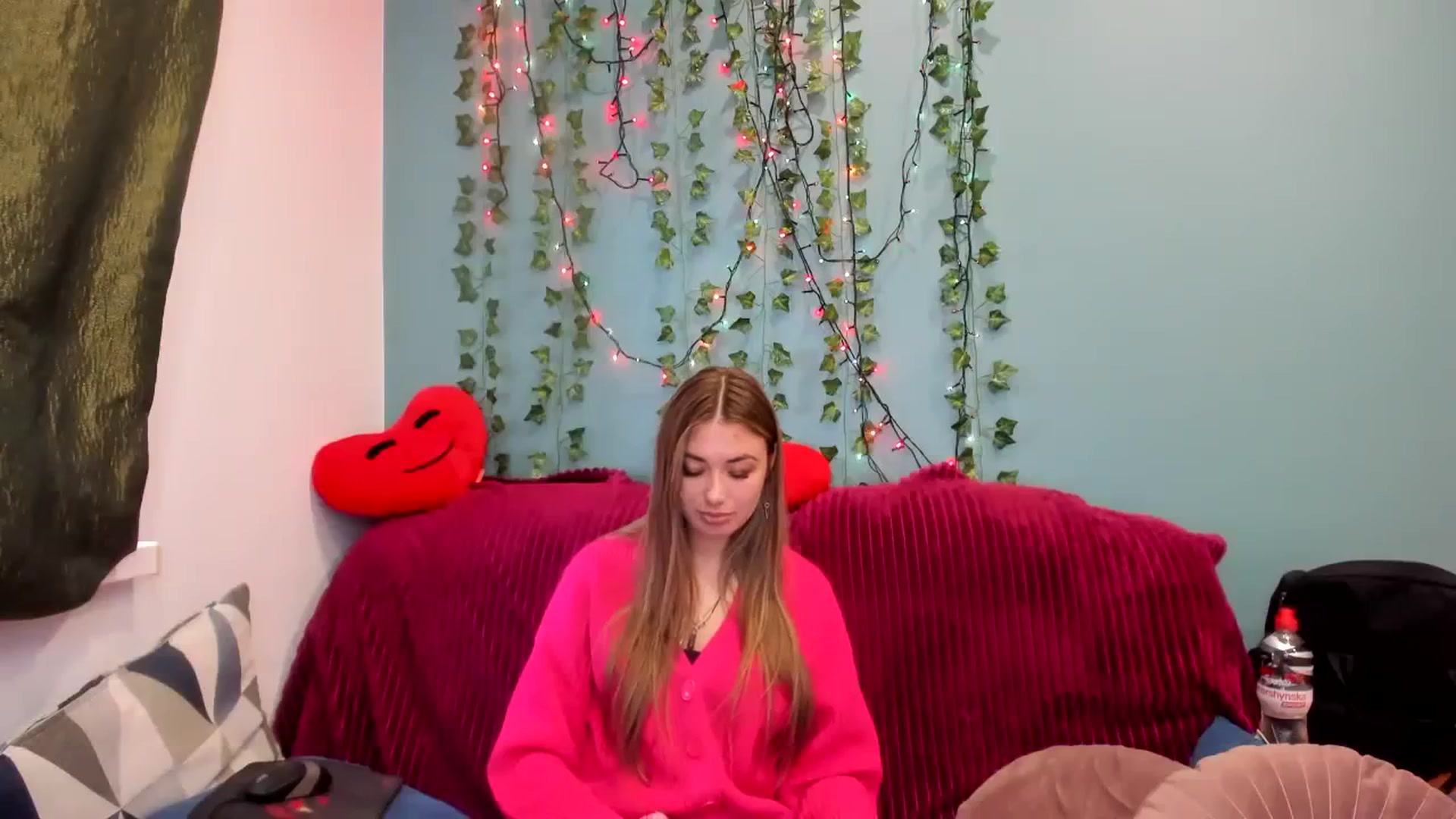 Gallery image thumbnail from Klorisse's myfreecams stream on, 11/19/2023, 12:28 image 3 of 20