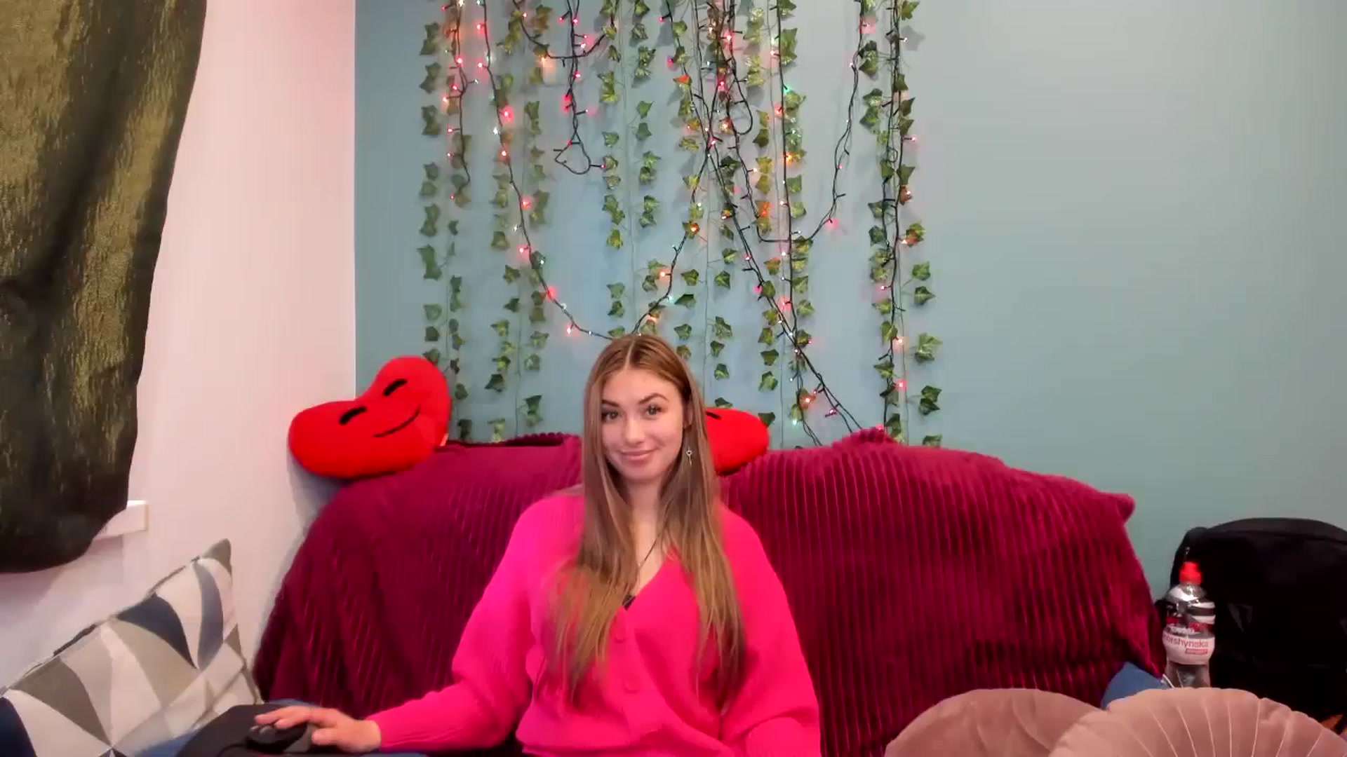 Gallery image thumbnail from Klorisse's myfreecams stream on, 11/19/2023, 12:28 image 4 of 20