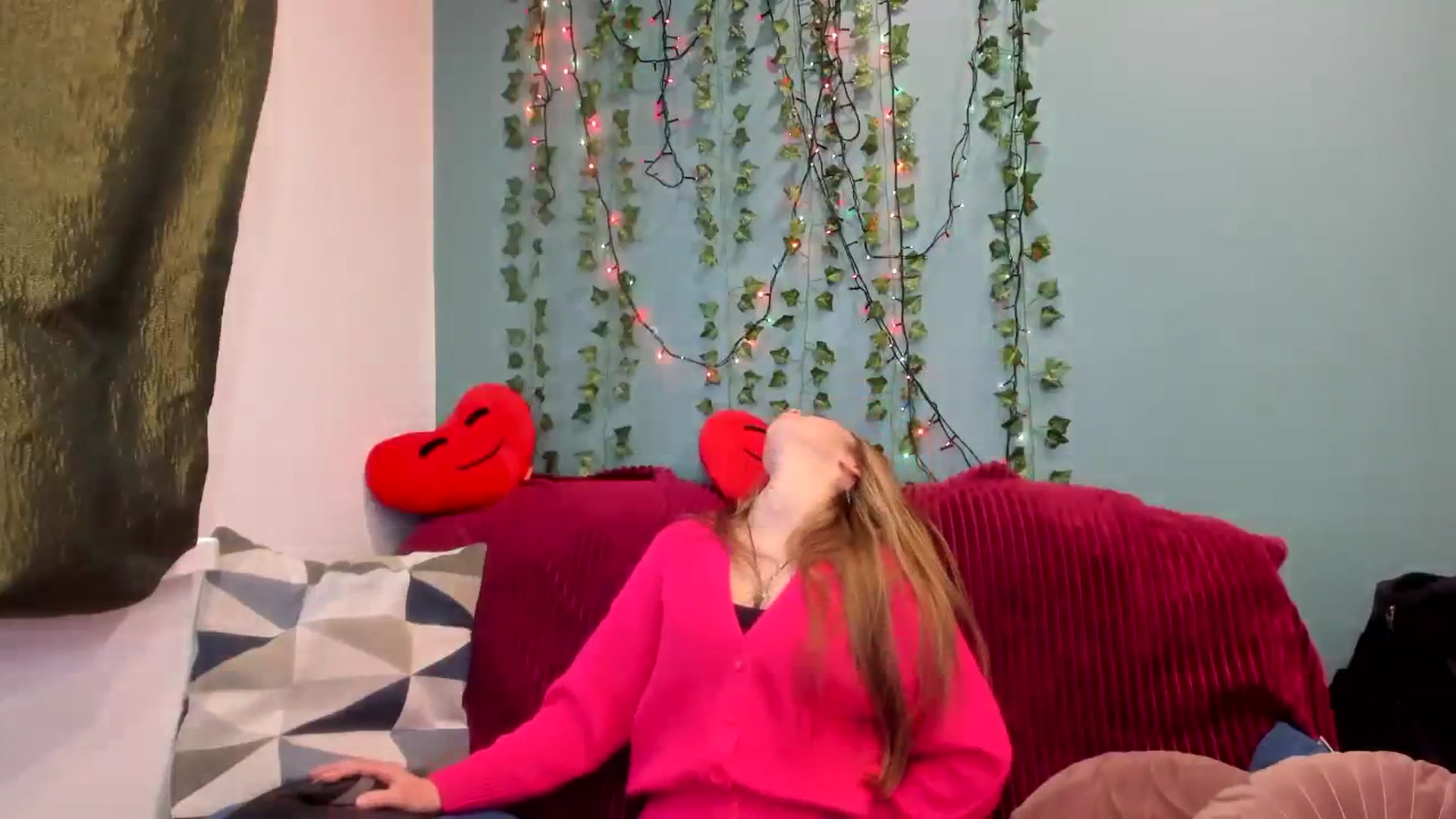 Gallery image thumbnail from Klorisse's myfreecams stream on, 11/19/2023, 12:56 image 3 of 20