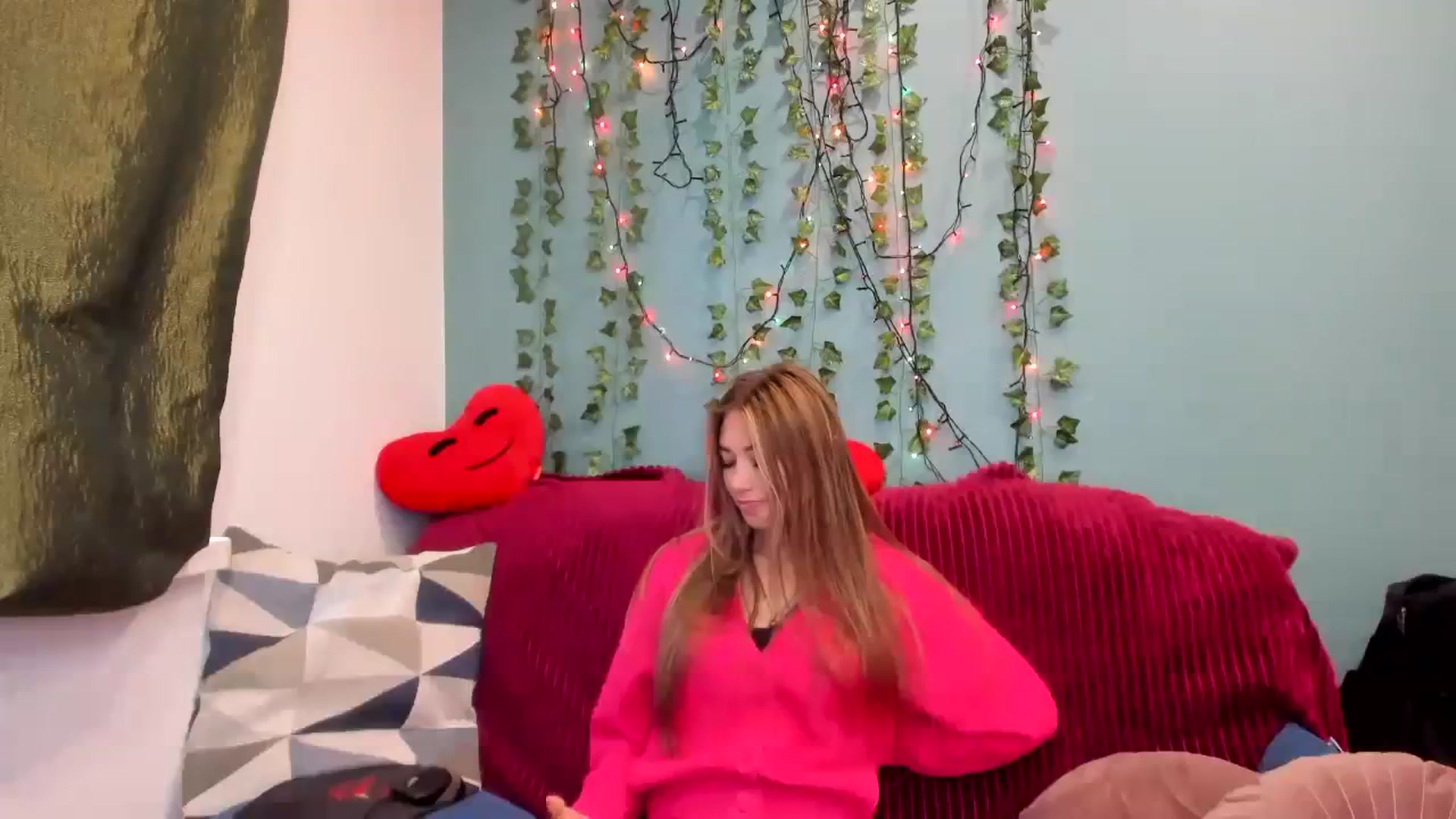 Gallery image thumbnail from Klorisse's myfreecams stream on, 11/19/2023, 12:56 image 18 of 20