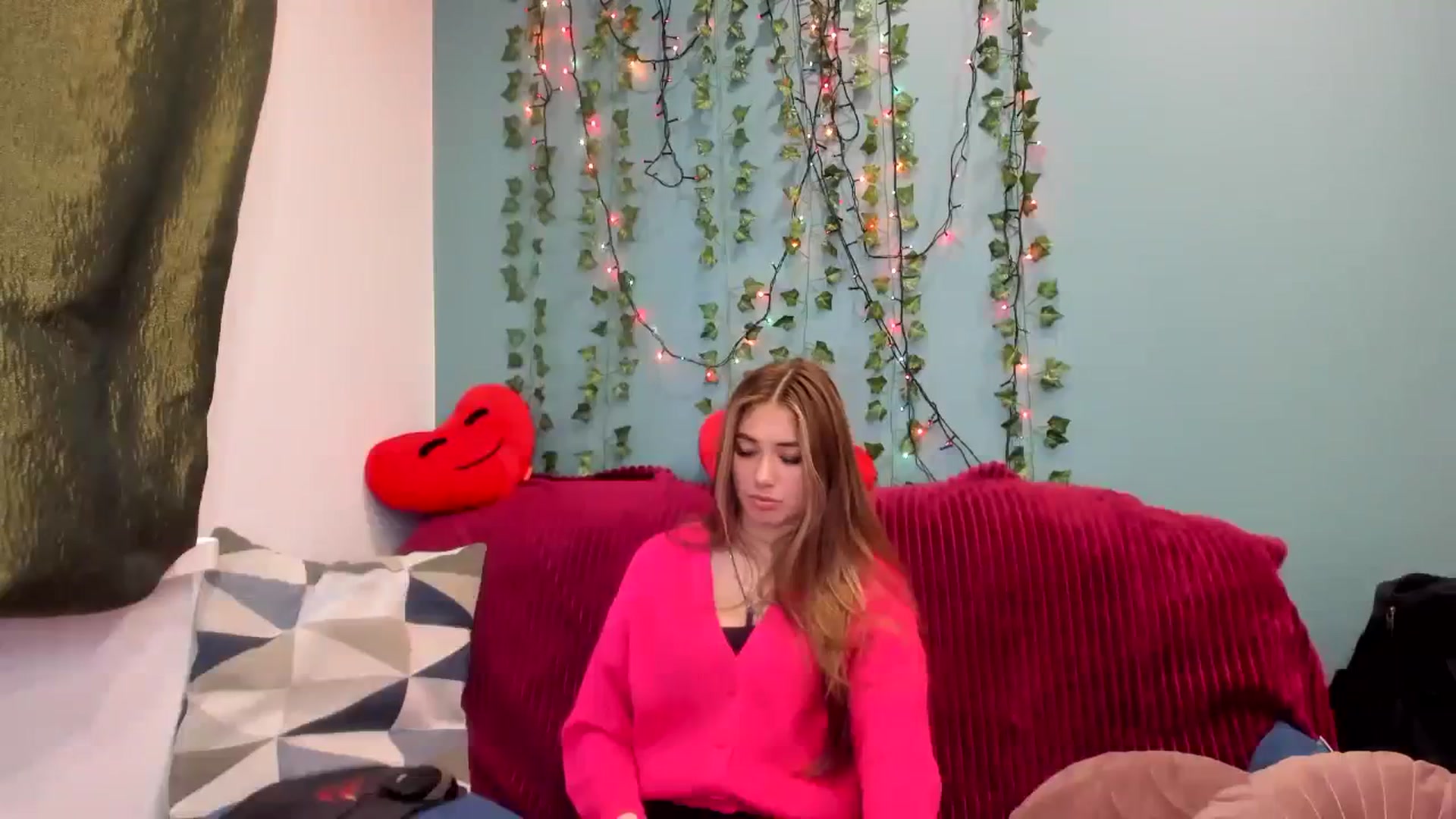 Gallery image thumbnail from Klorisse's myfreecams stream on, 11/19/2023, 12:56 image 11 of 20