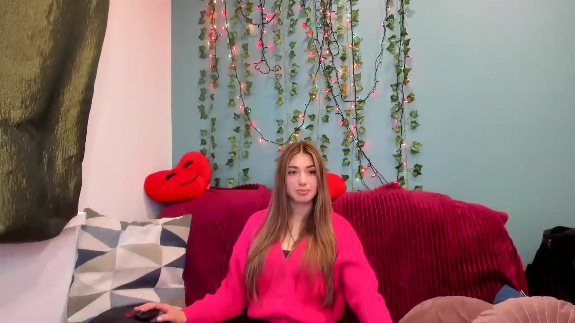 Gallery image thumbnail from Klorisse's myfreecams stream on, 11/19/2023, 12:56 image 13 of 20
