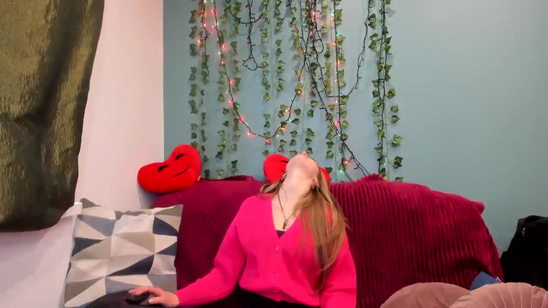 Gallery image thumbnail from Klorisse's myfreecams stream on, 11/19/2023, 12:56 image 5 of 20