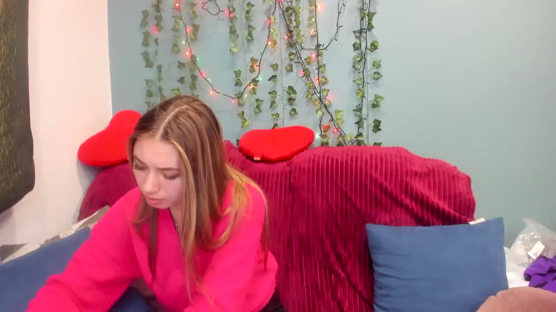 Gallery image thumbnail from Klorisse's myfreecams stream on, 11/30/2023, 13:45 image 7 of 20