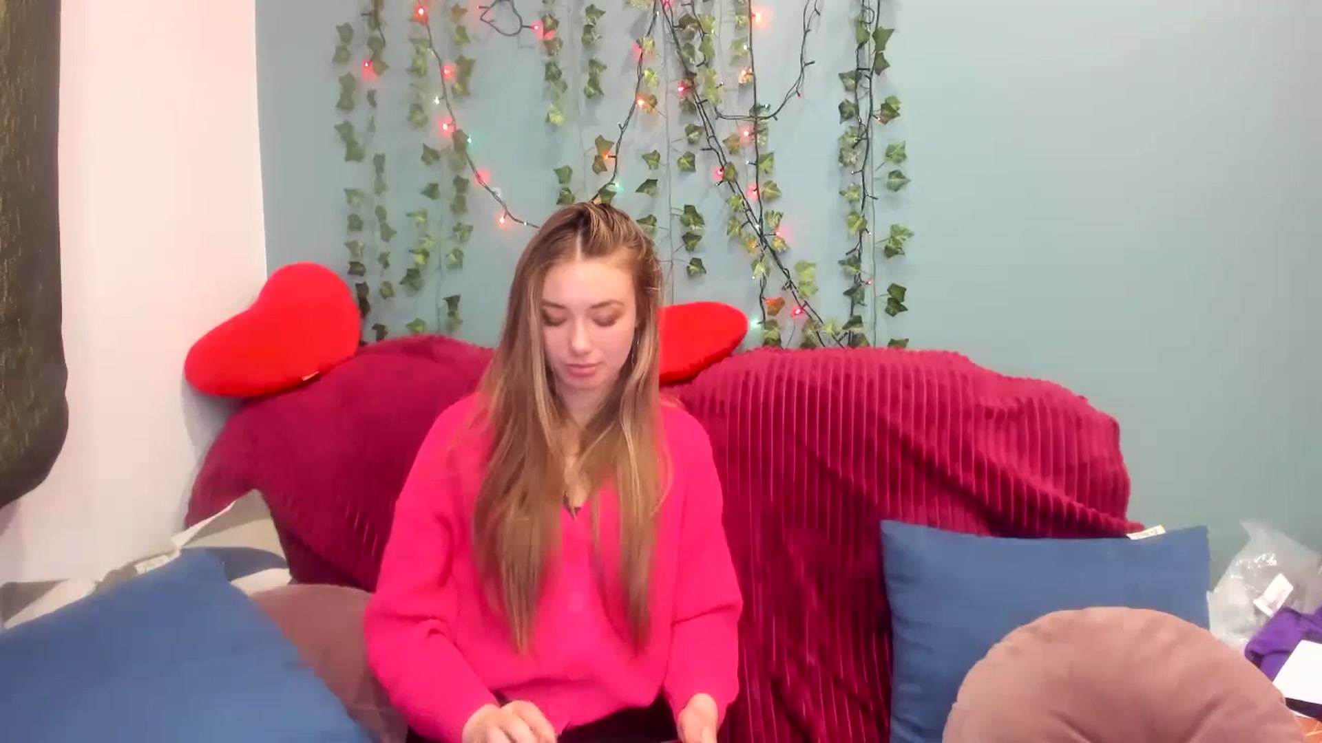 Gallery image thumbnail from Klorisse's myfreecams stream on, 11/30/2023, 13:45 image 18 of 20