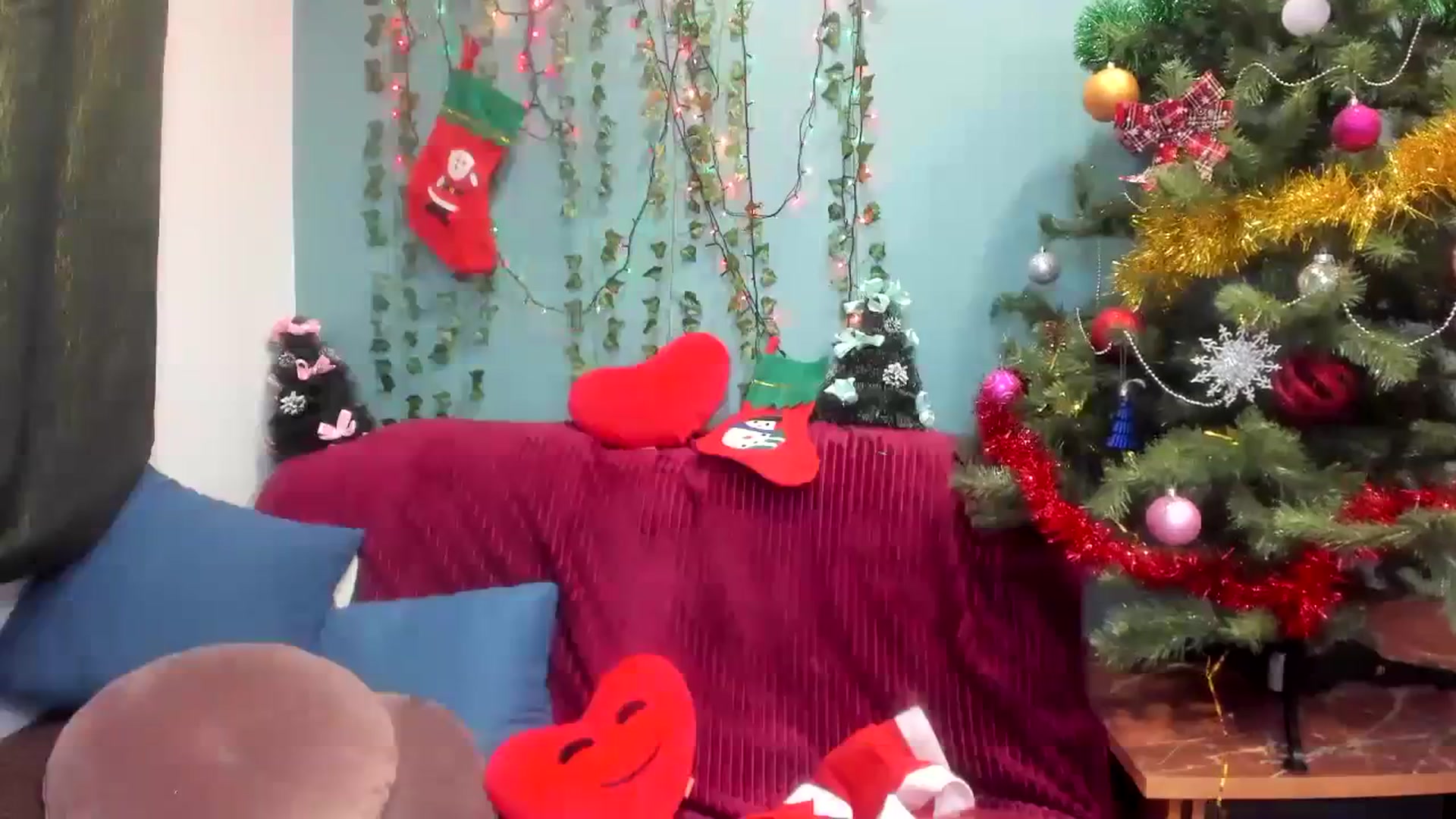 Gallery image thumbnail from Klorisse's myfreecams stream on, 12/03/2023, 14:20 image 8 of 20