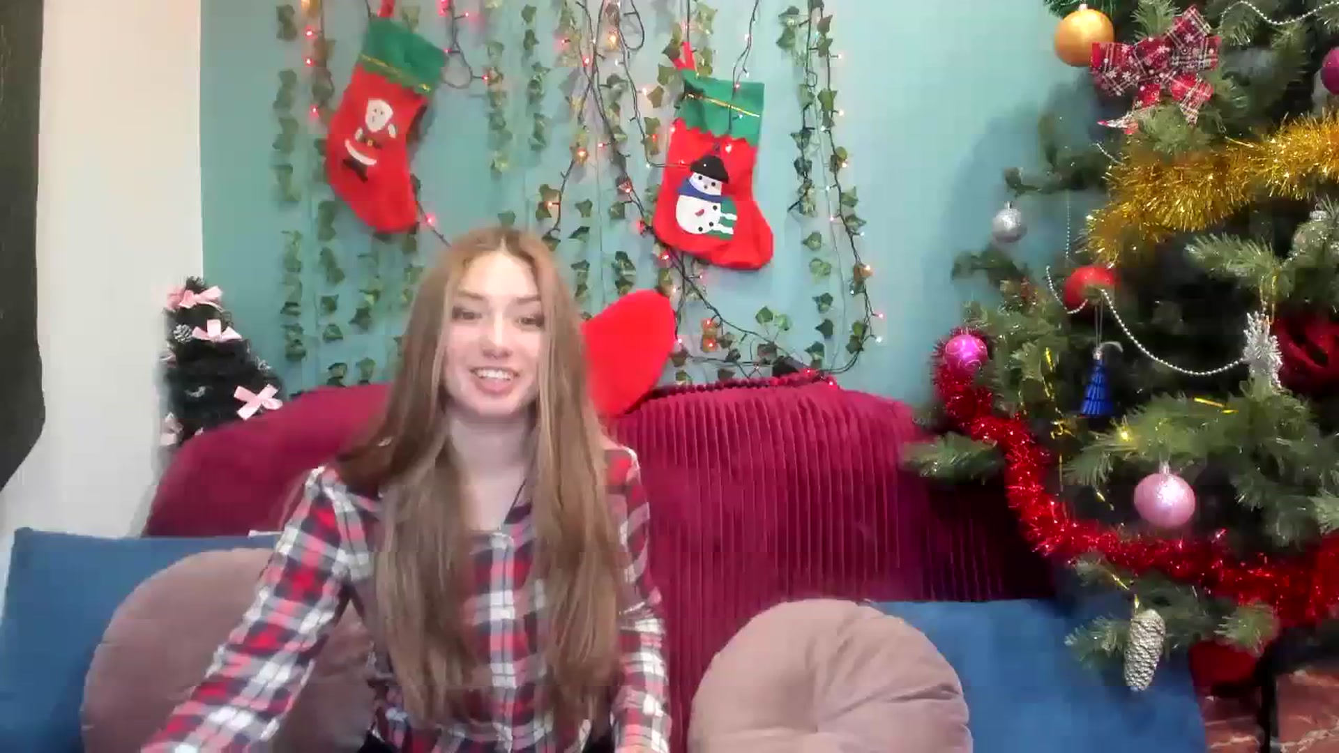 Gallery image thumbnail from Klorisse's myfreecams stream on, 12/03/2023, 14:20 image 19 of 20