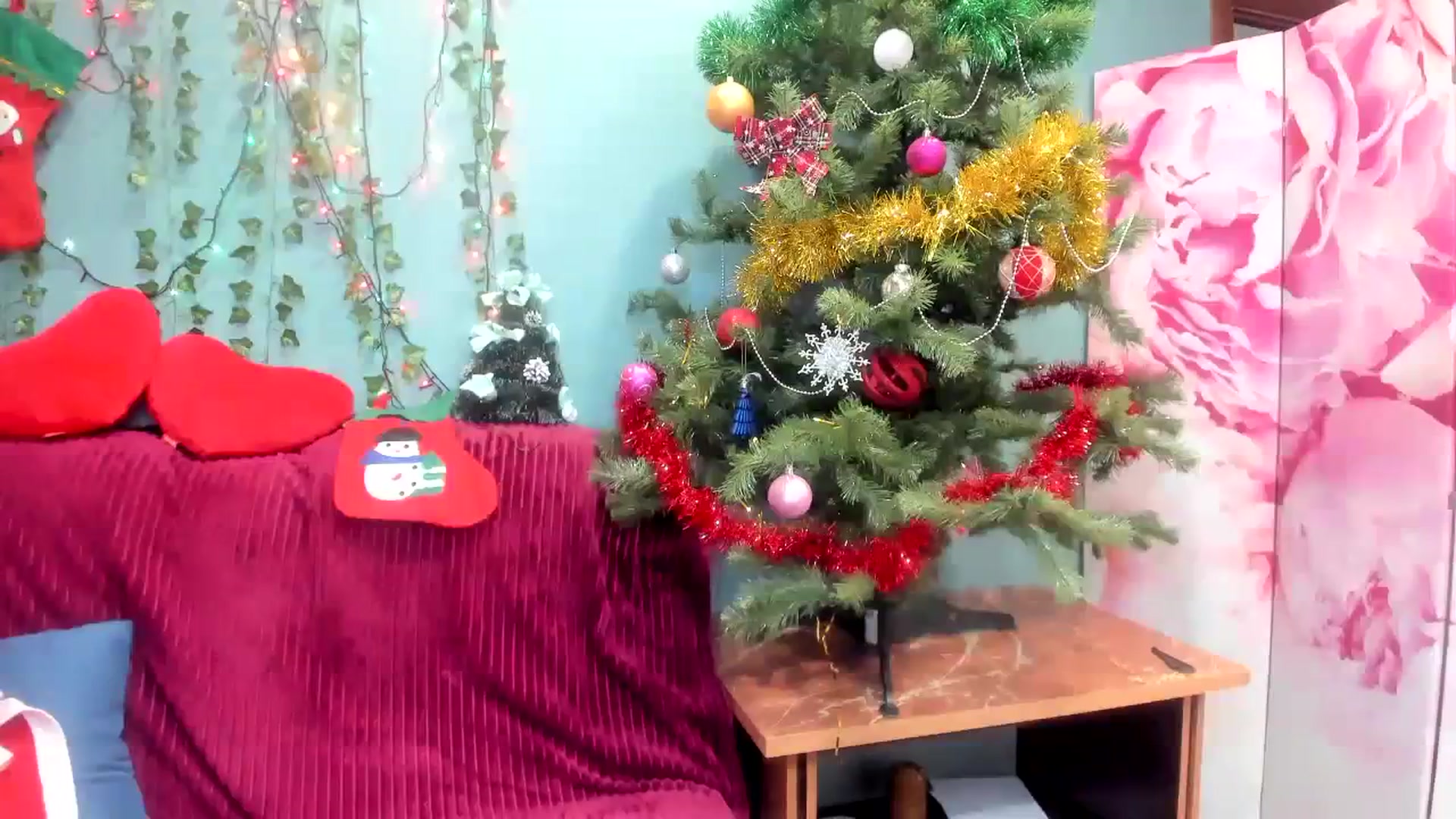 Gallery image thumbnail from Klorisse's myfreecams stream on, 12/03/2023, 14:20 image 7 of 20