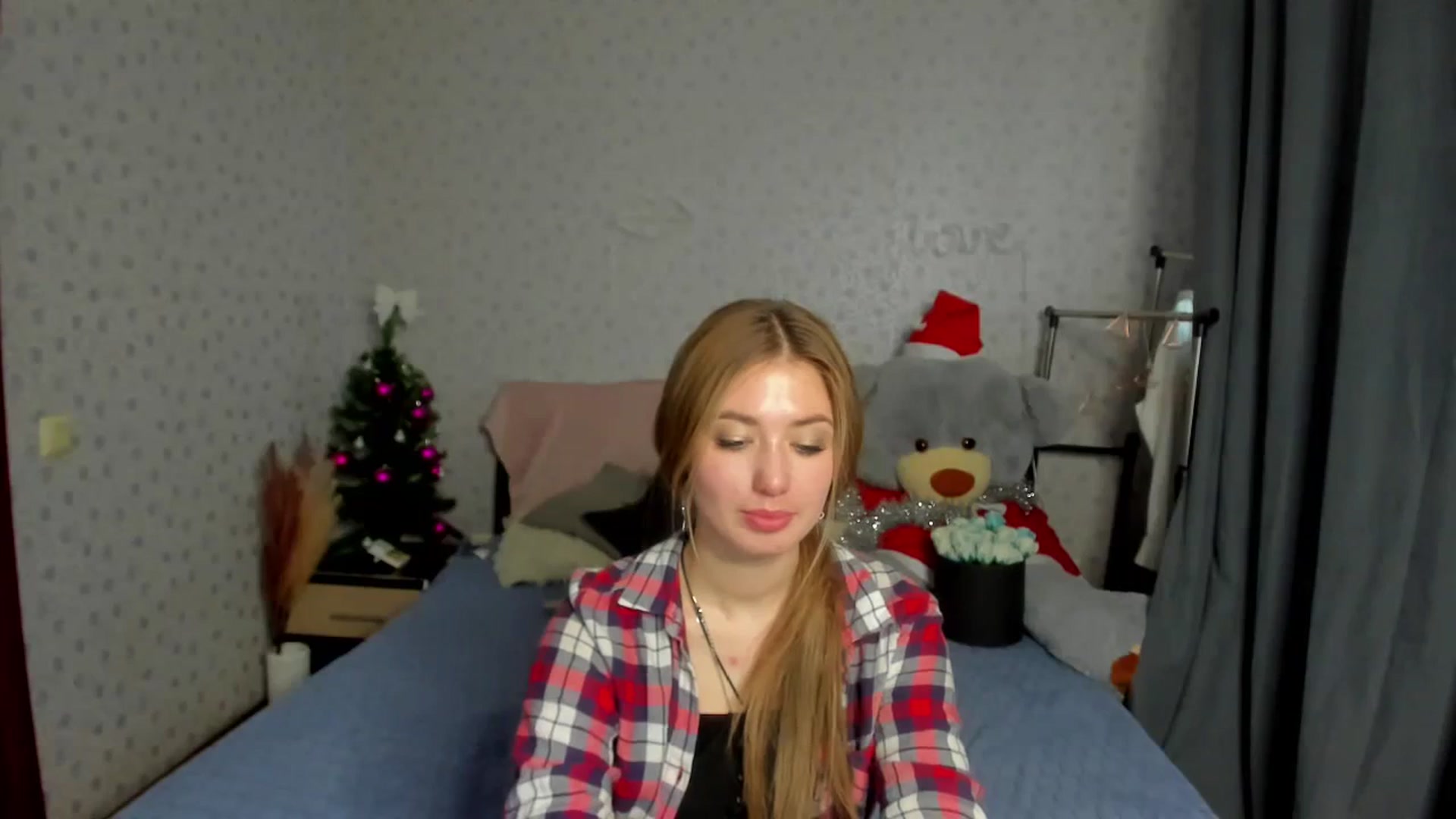 Gallery image thumbnail from Klorisse's myfreecams stream on, 12/10/2023, 12:28 image 9 of 20
