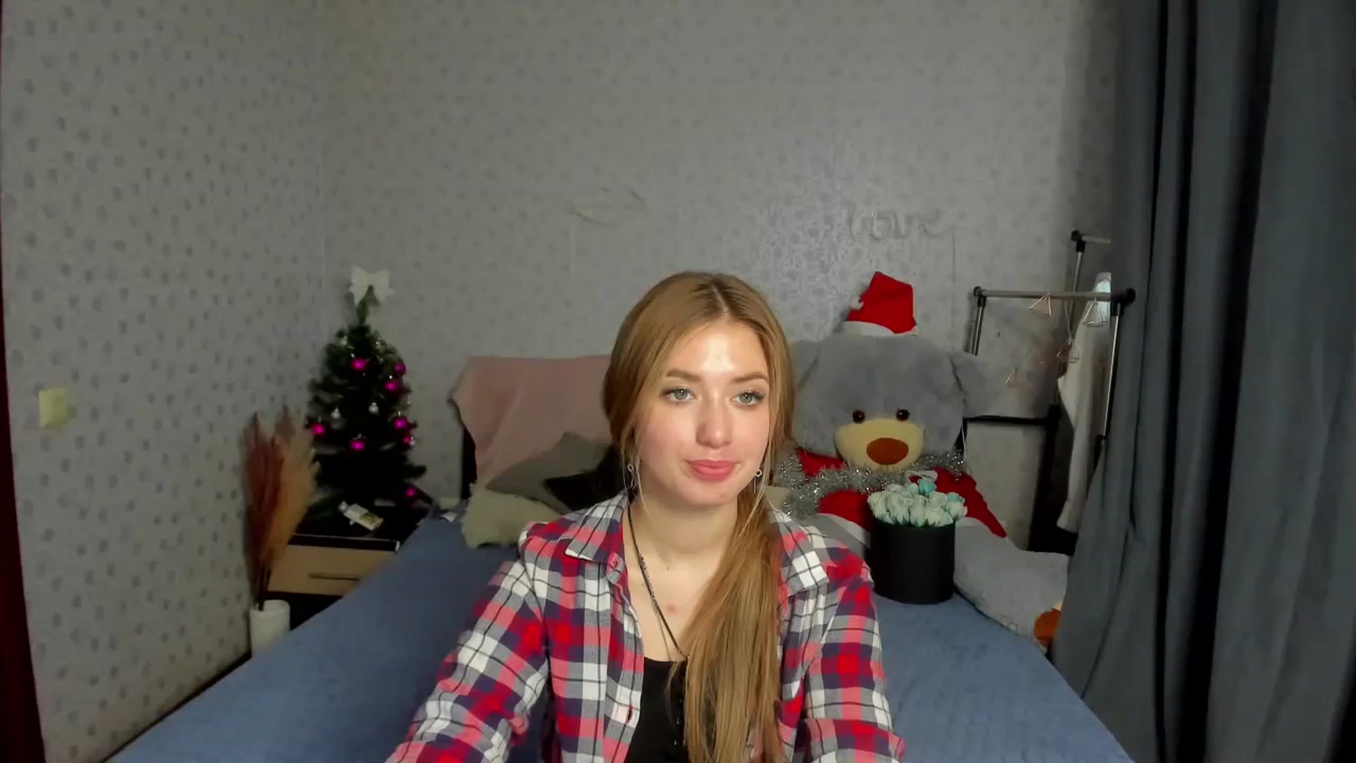 Gallery image thumbnail from Klorisse's myfreecams stream on, 12/10/2023, 12:28 image 18 of 20
