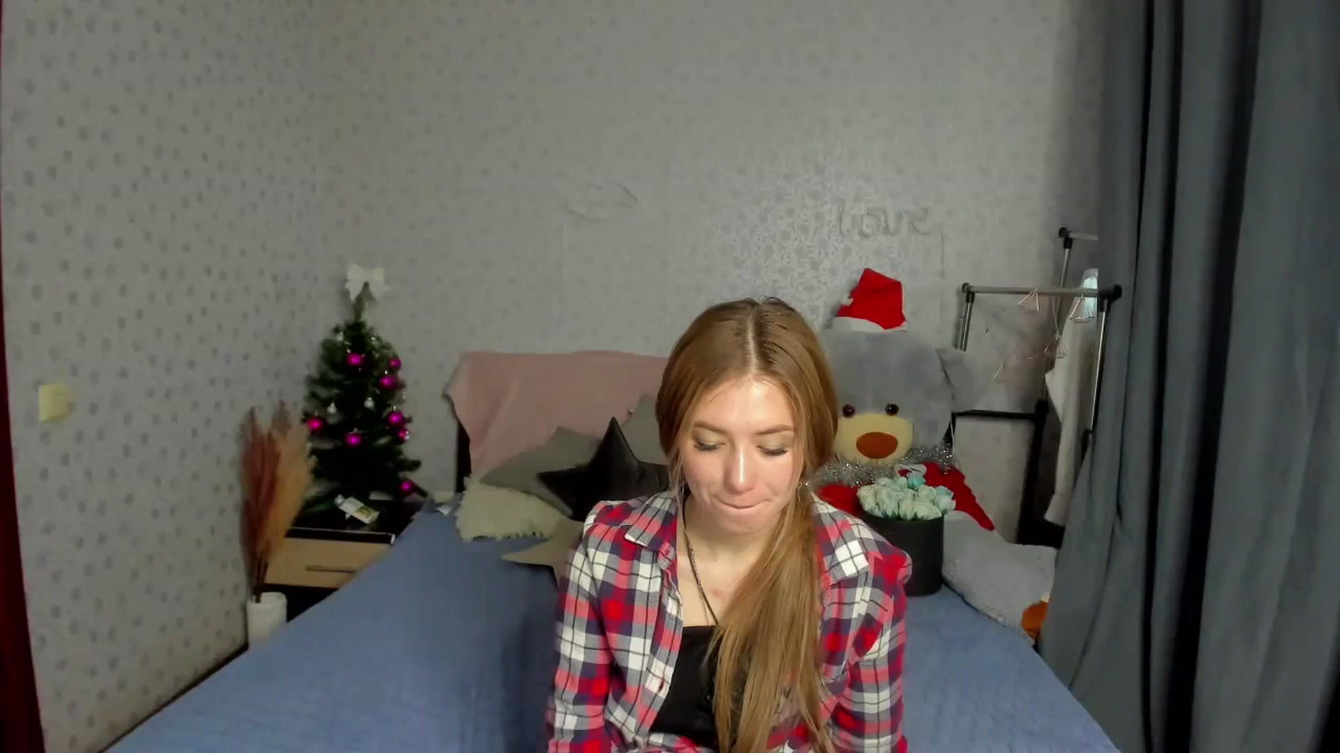 Gallery image thumbnail from Klorisse's myfreecams stream on, 12/10/2023, 12:28 image 10 of 20