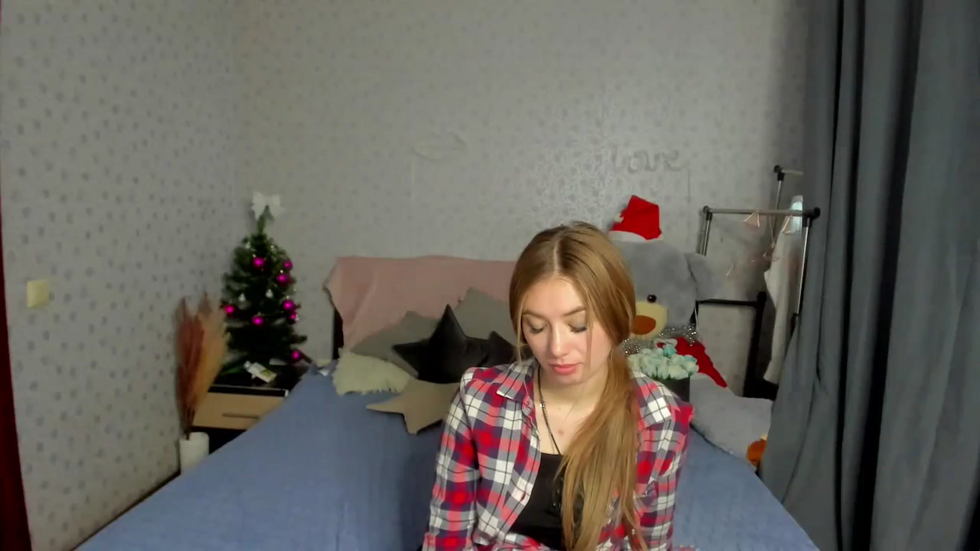 Gallery image thumbnail from Klorisse's myfreecams stream on, 12/10/2023, 12:28 image 20 of 20