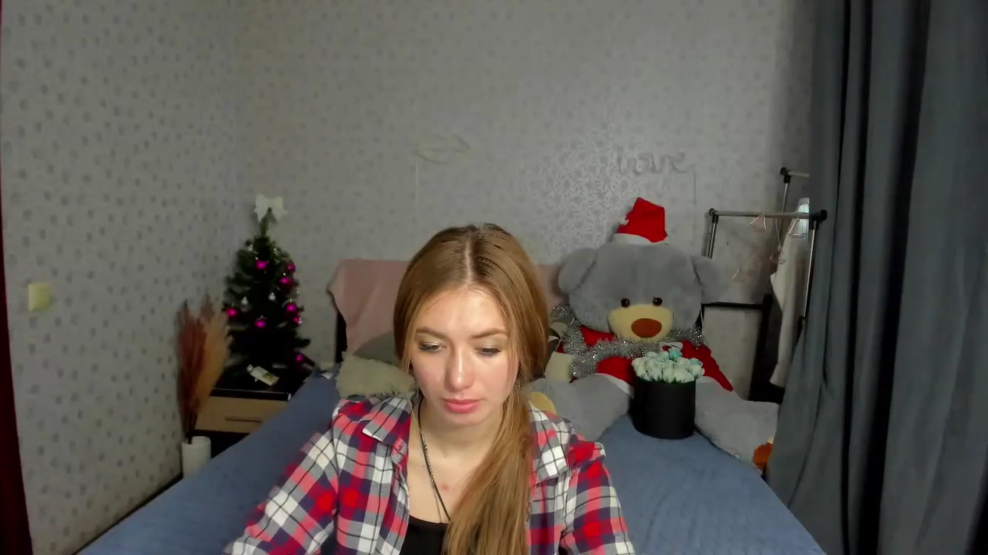 Gallery image thumbnail from Klorisse's myfreecams stream on, 12/10/2023, 12:28 image 4 of 20