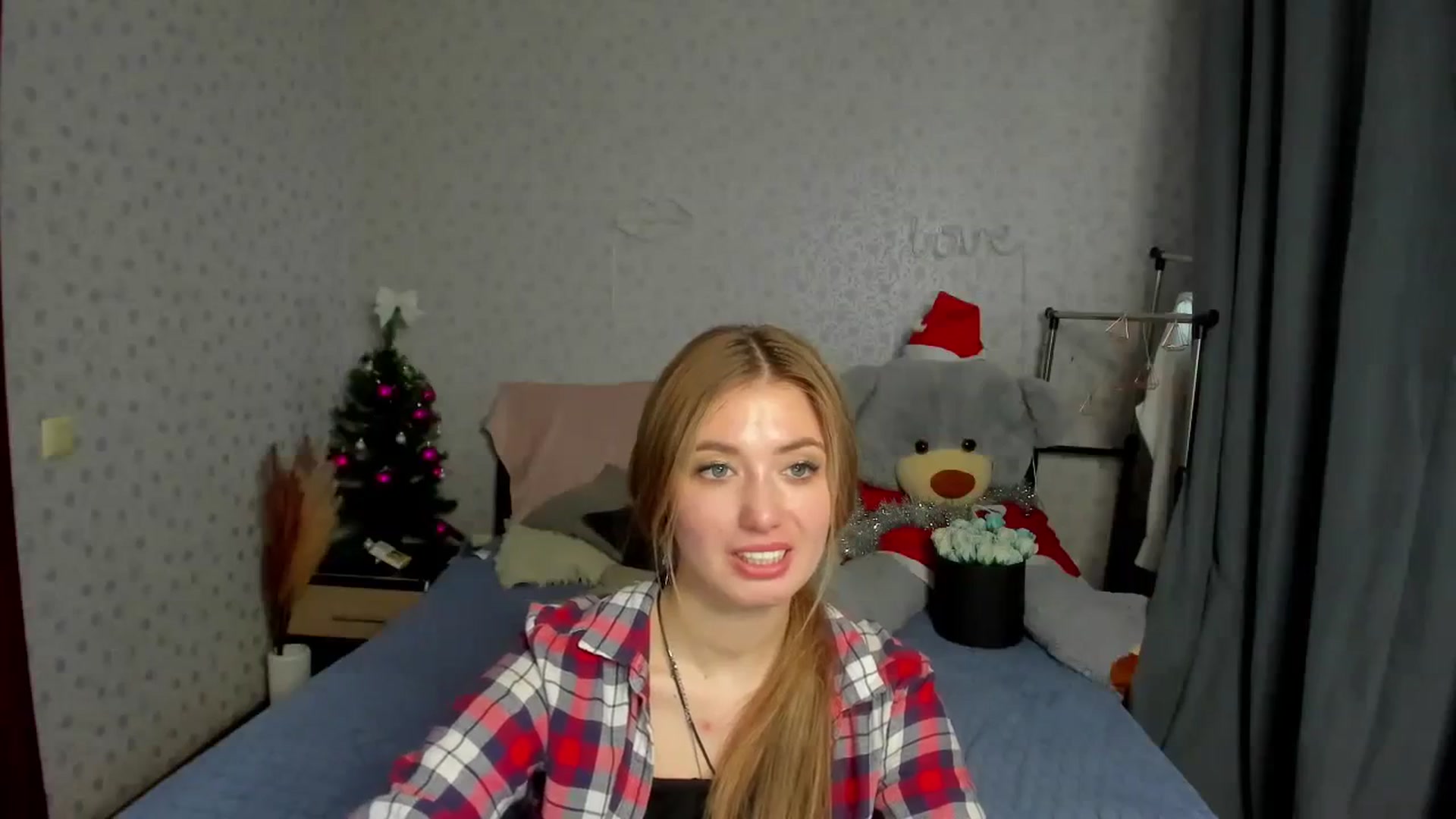 Gallery image thumbnail from Klorisse's myfreecams stream on, 12/10/2023, 12:28 image 5 of 20