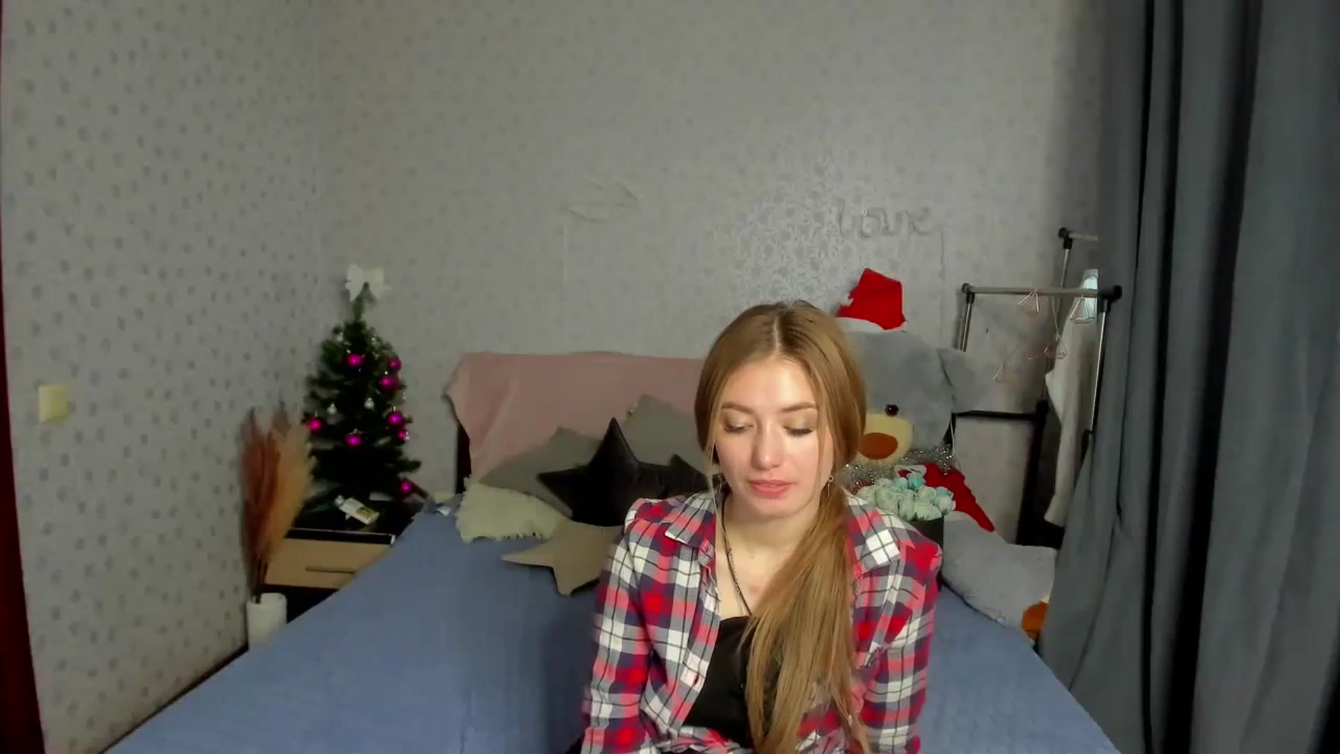 Gallery image thumbnail from Klorisse's myfreecams stream on, 12/10/2023, 12:28 image 11 of 20