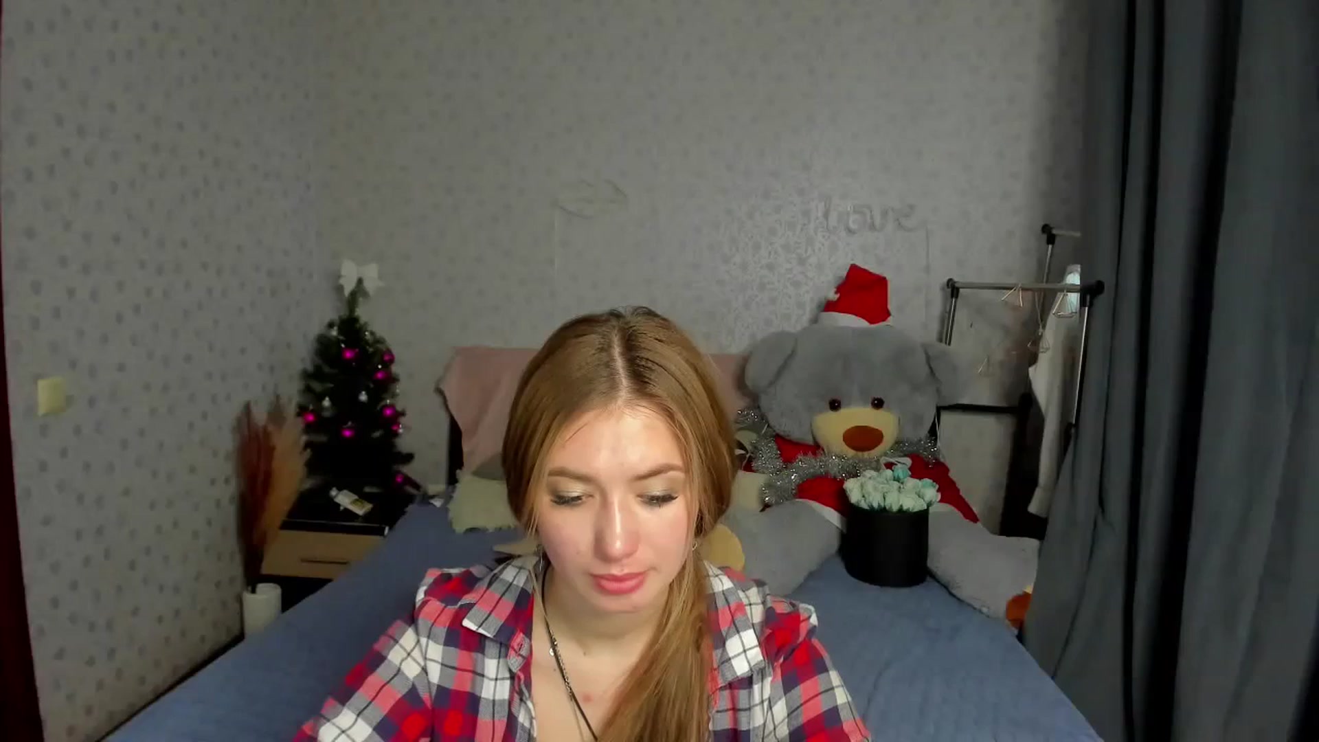 Gallery image thumbnail from Klorisse's myfreecams stream on, 12/10/2023, 12:28 image 6 of 20