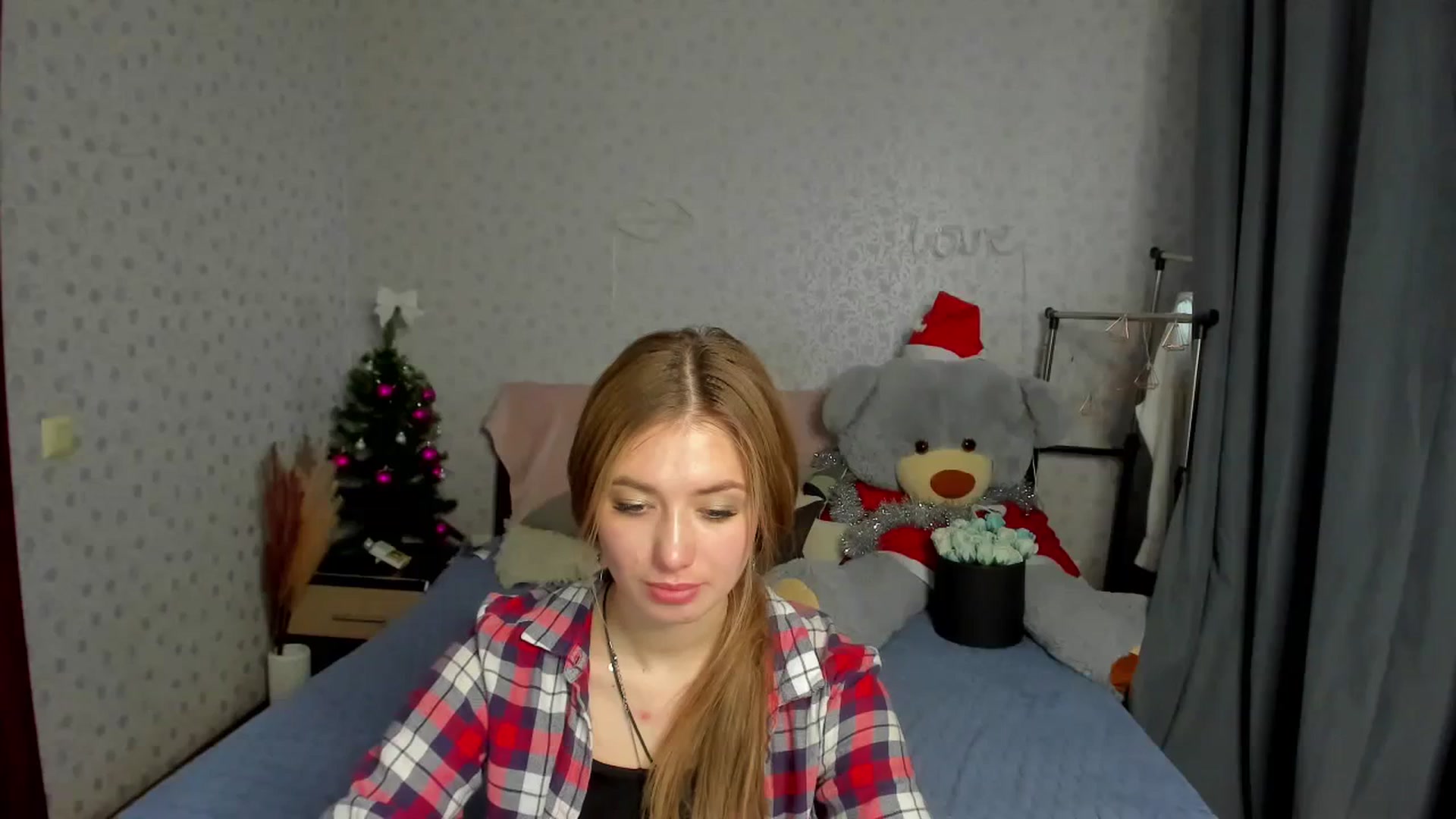 Gallery image thumbnail from Klorisse's myfreecams stream on, 12/10/2023, 12:28 image 3 of 20